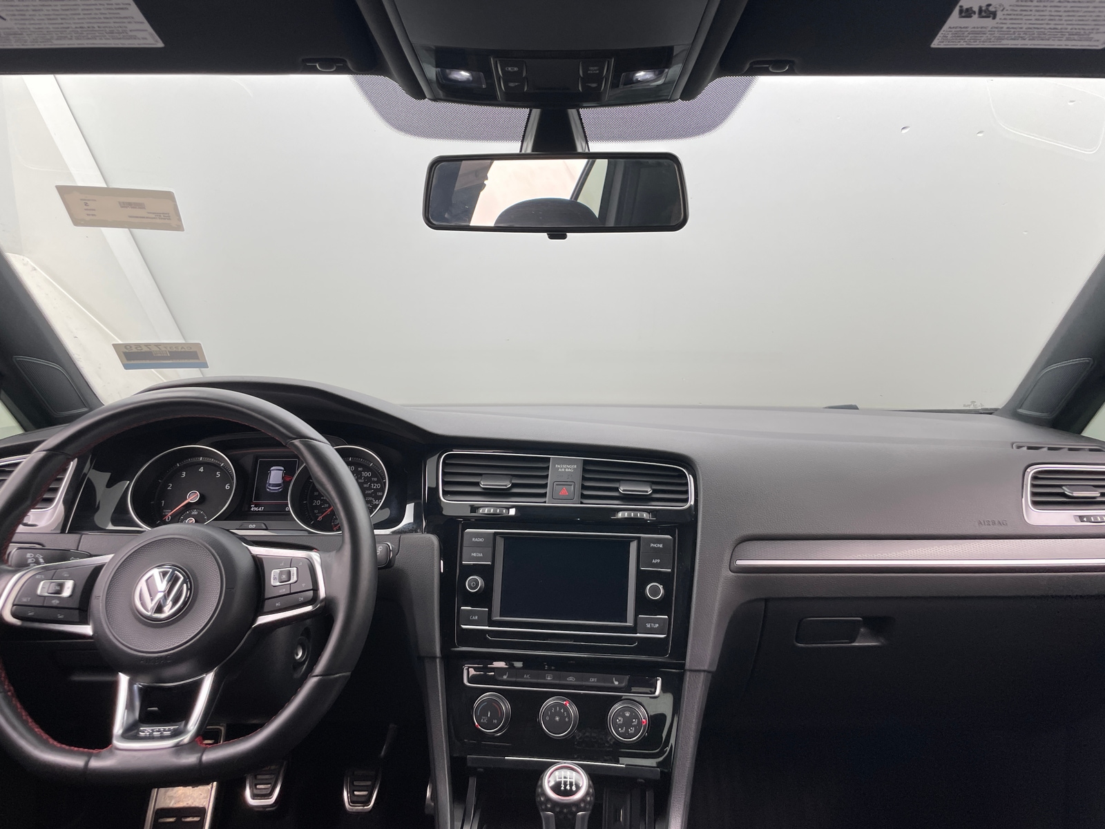 Thumbnail: 2019 Volkswagen Golf - 3