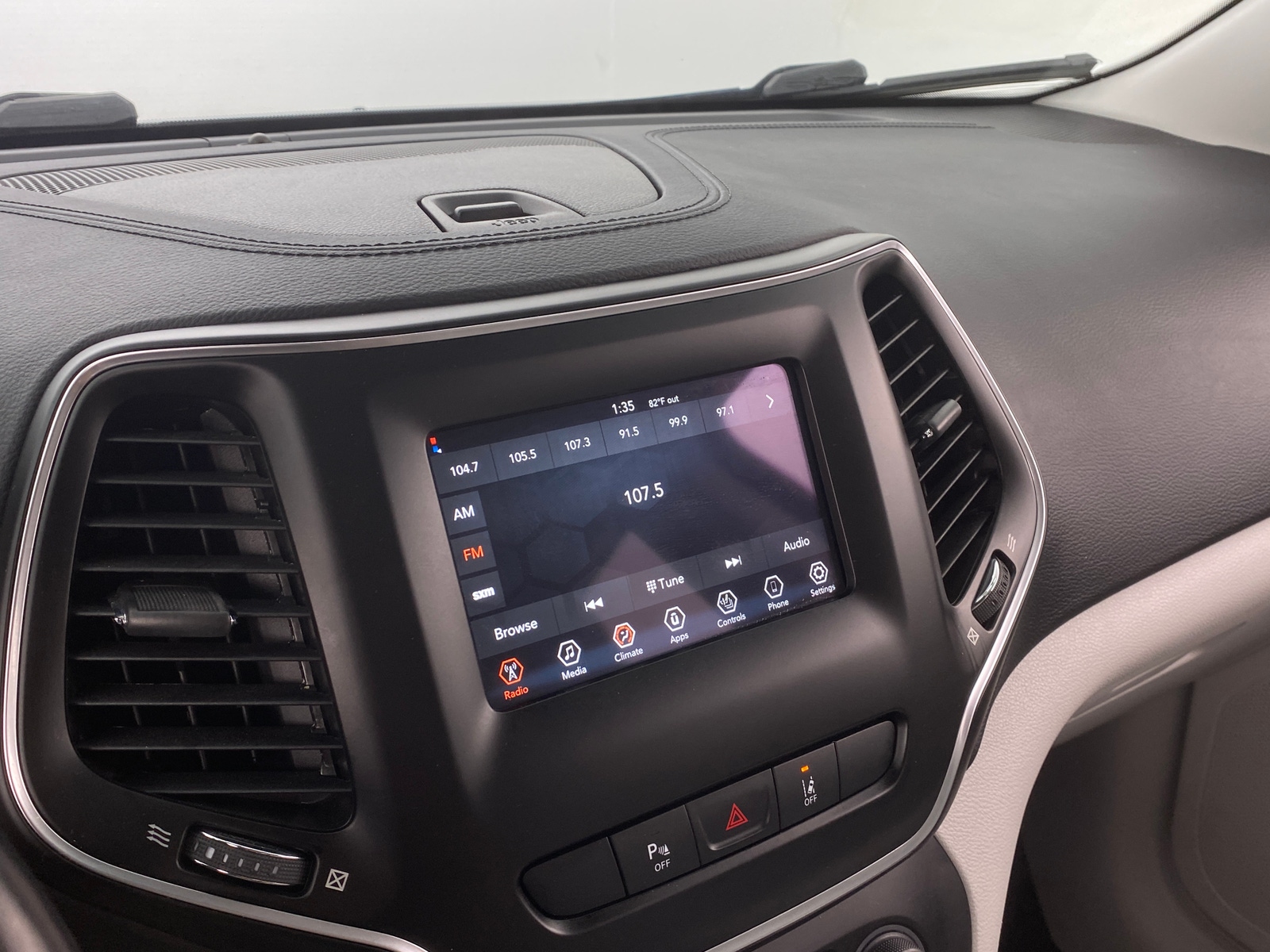 Thumbnail: 2021 Jeep Cherokee - 3