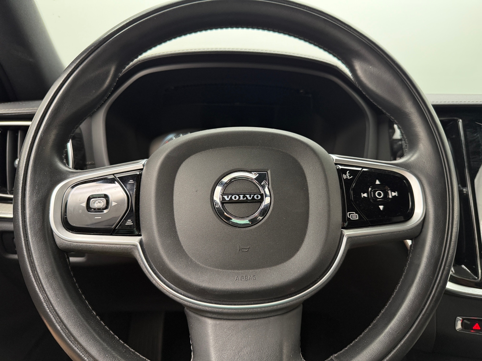 Thumbnail: 2019 Volvo S60 - 4