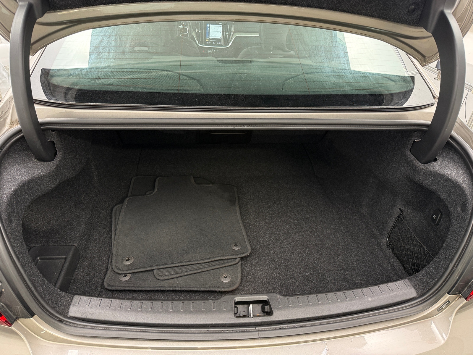 Thumbnail: 2019 Volvo S60 - 6