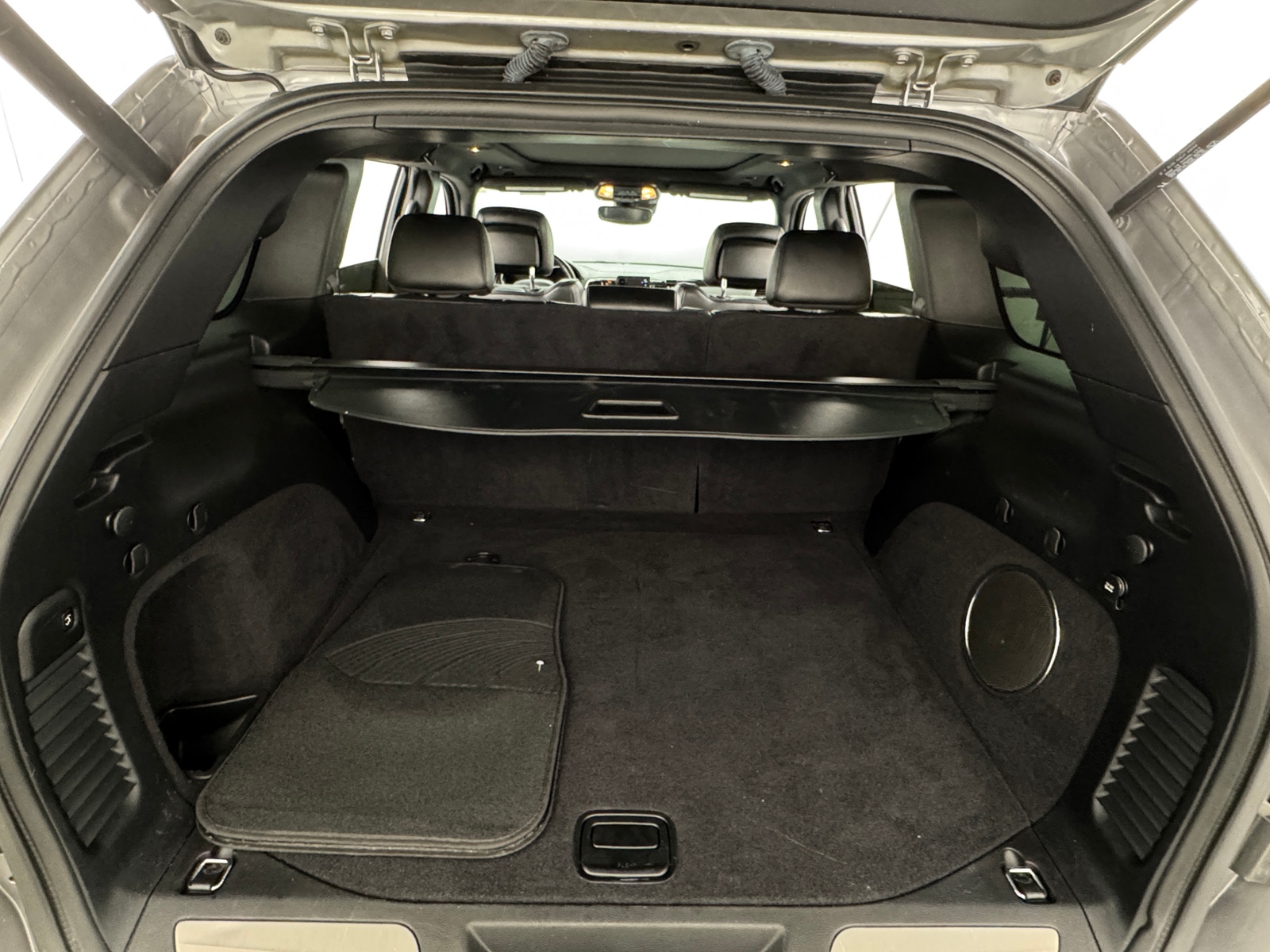 Thumbnail: 2019 Jeep Grand Cherokee - 6