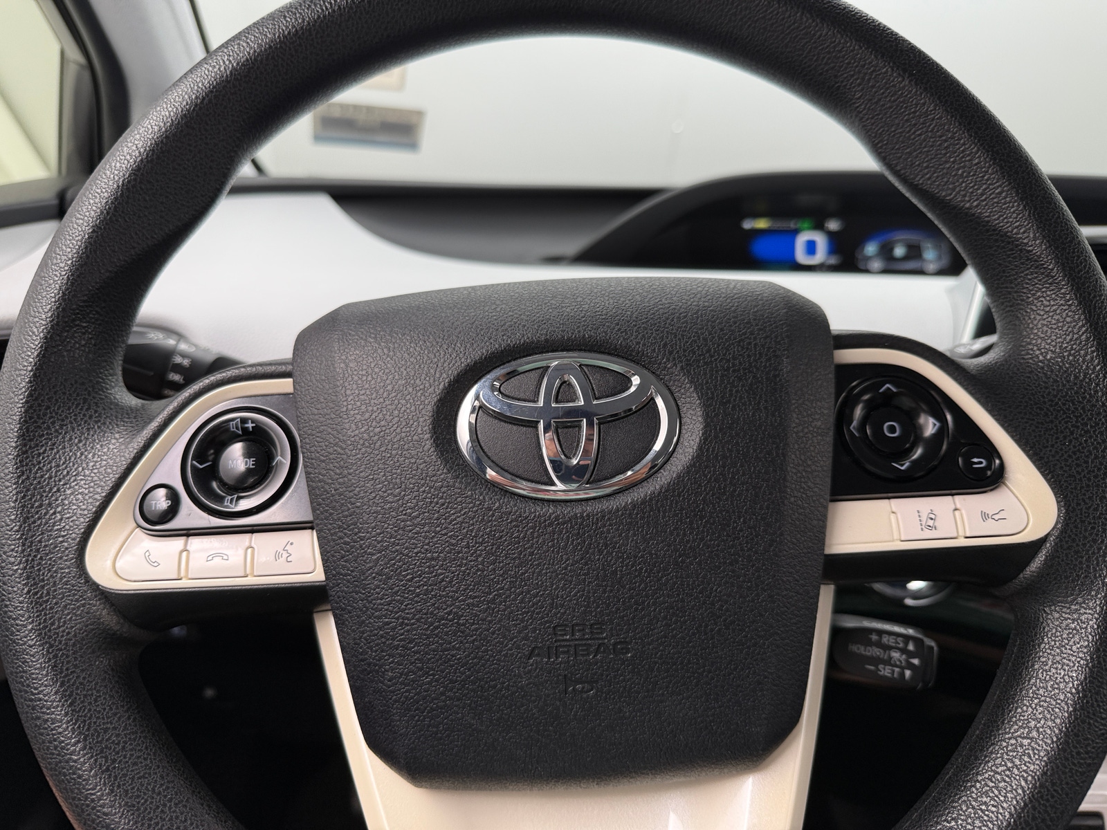 Thumbnail: 2018 Toyota Prius - 5