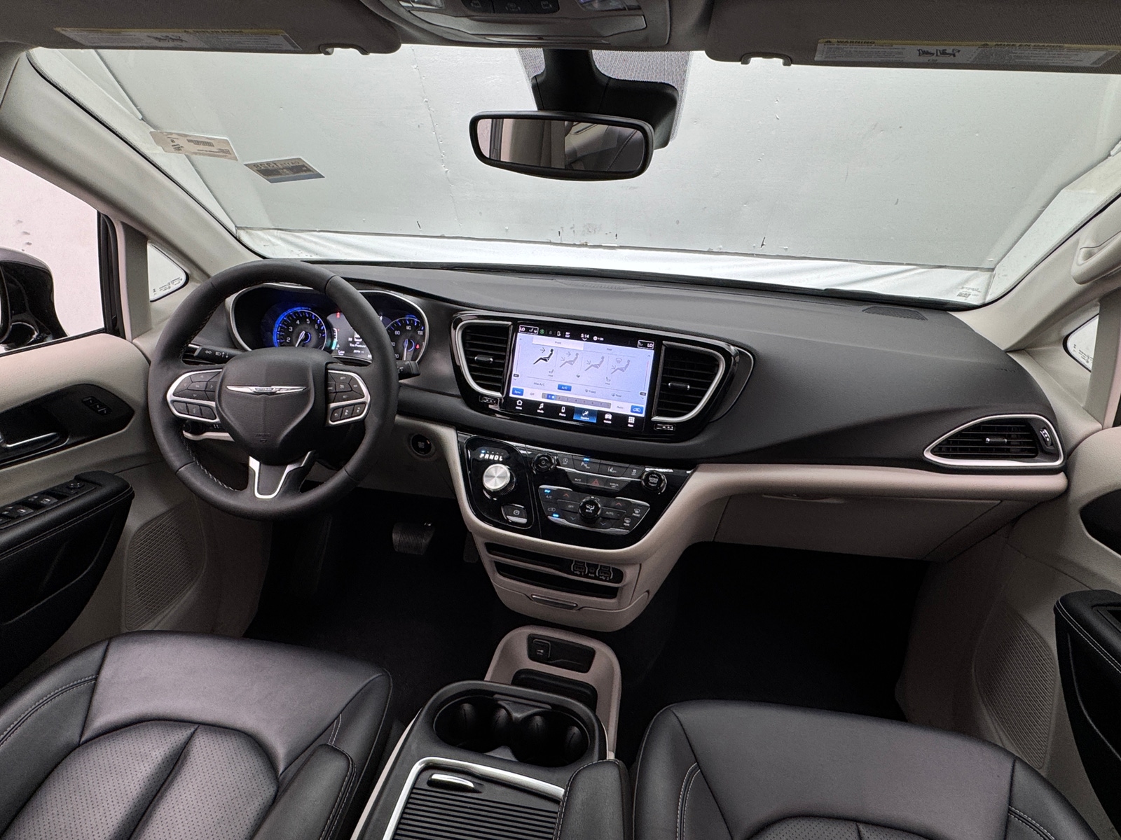 Thumbnail: 2024 Chrysler Pacifica - 2