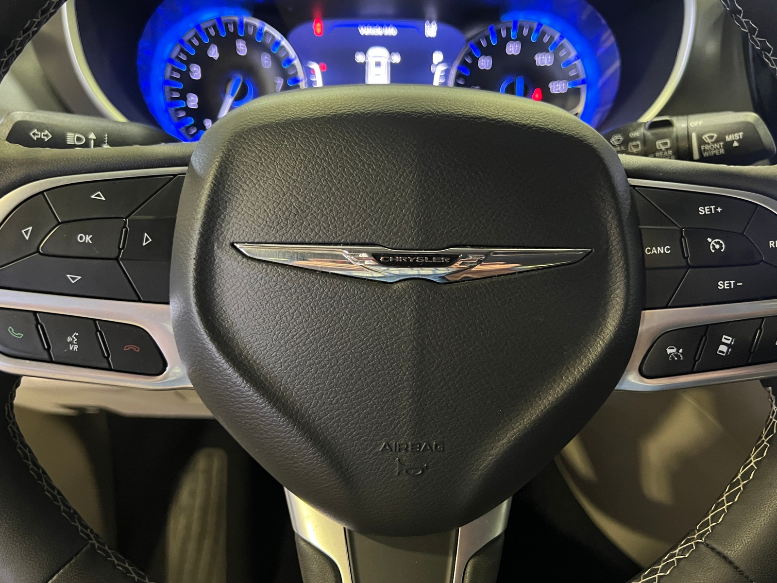 Thumbnail: 2024 Chrysler Pacifica - 4