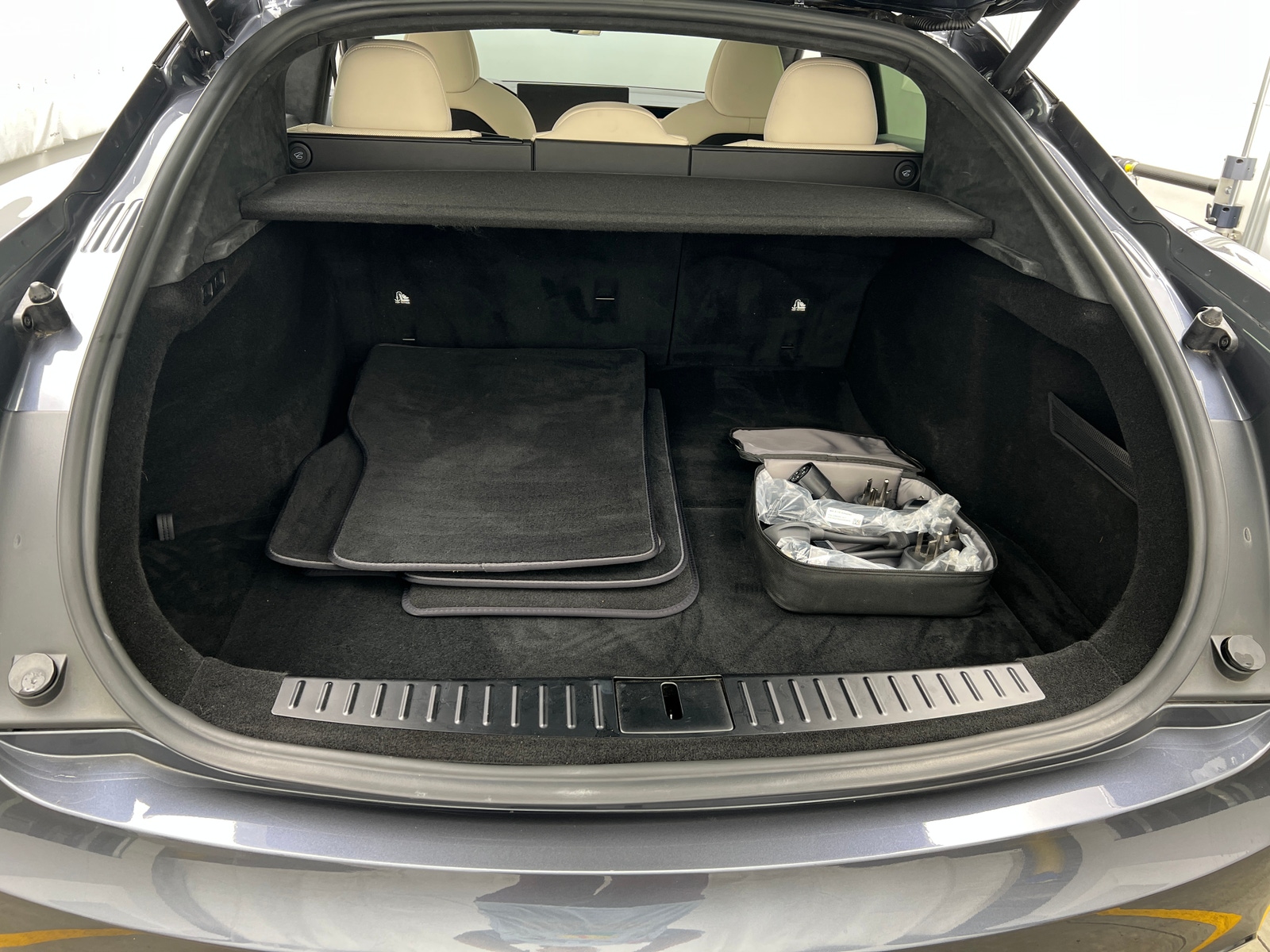 Thumbnail: 2023 Tesla Model S - 6