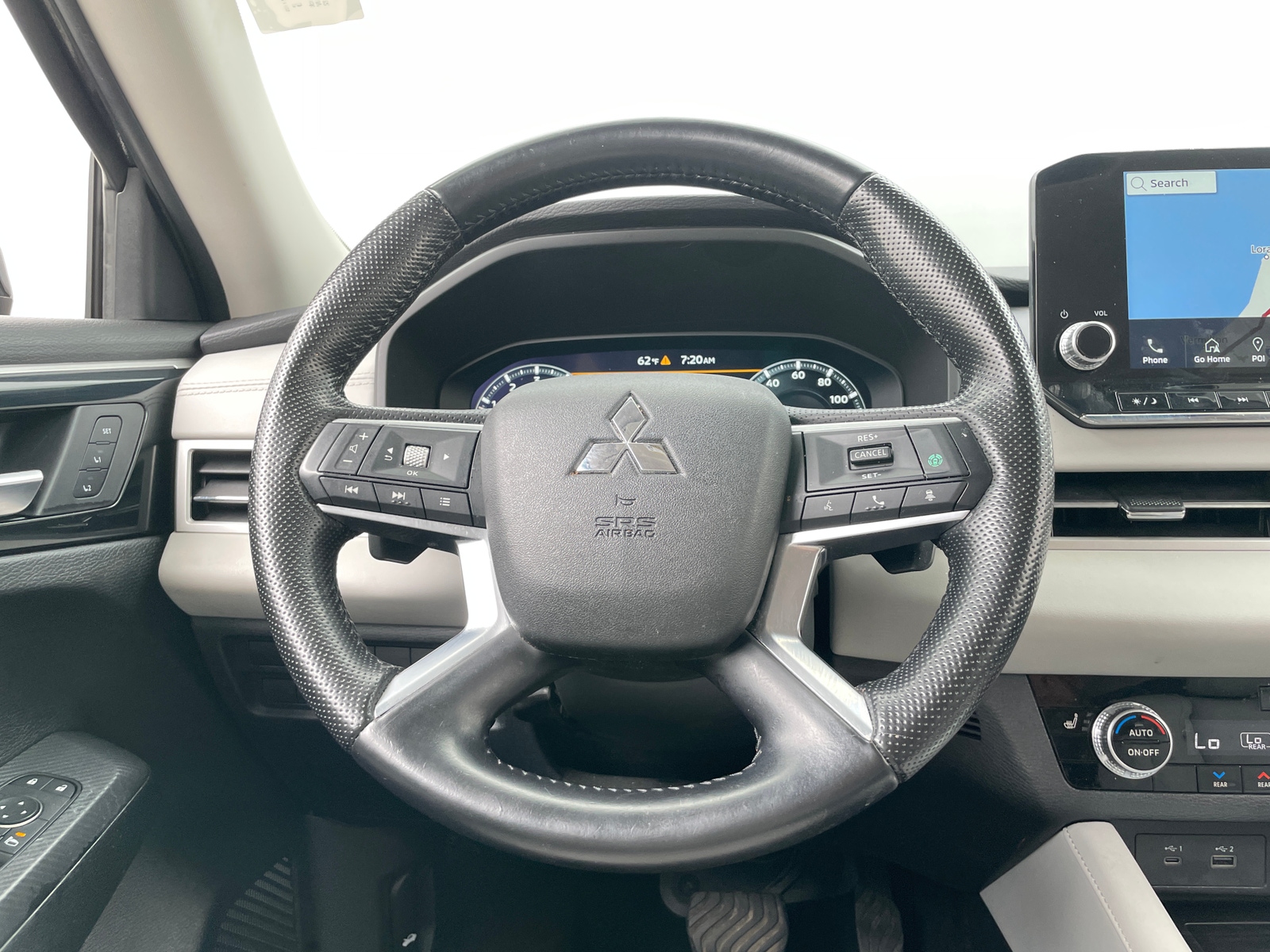 Thumbnail: 2022 Mitsubishi Outlander - 4
