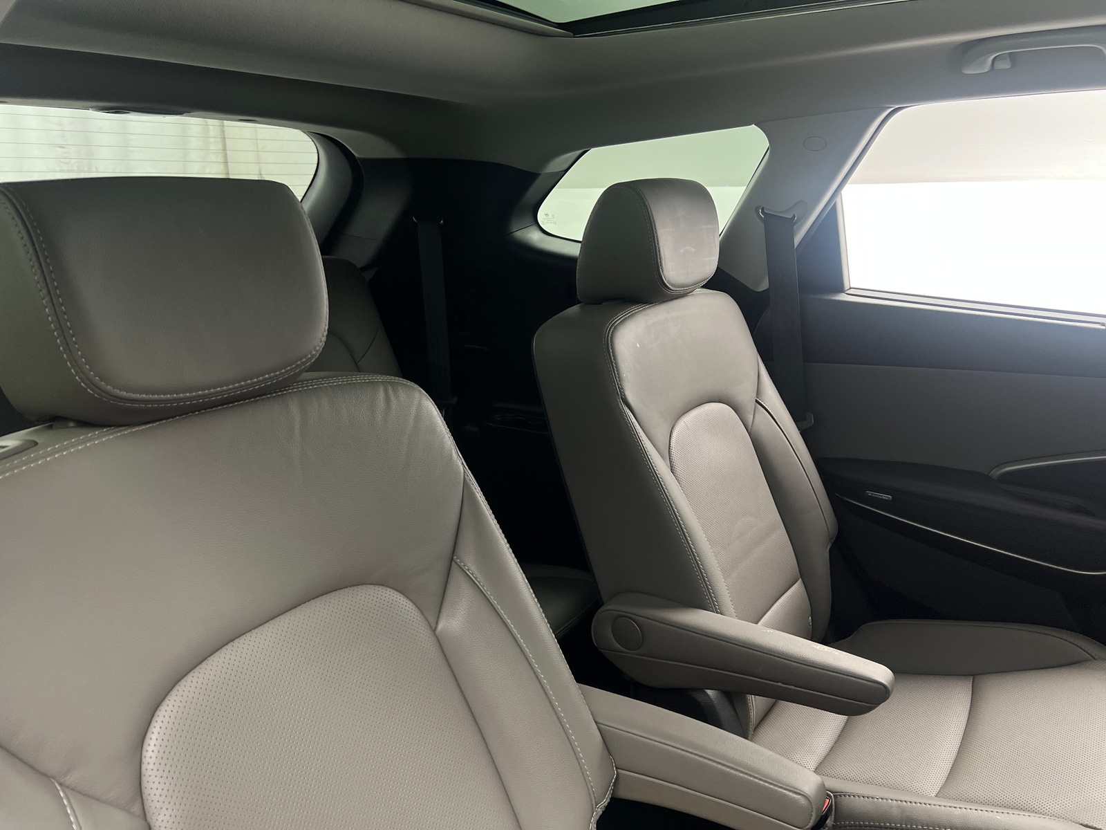 Thumbnail: 2017 Hyundai Santa Fe - 5