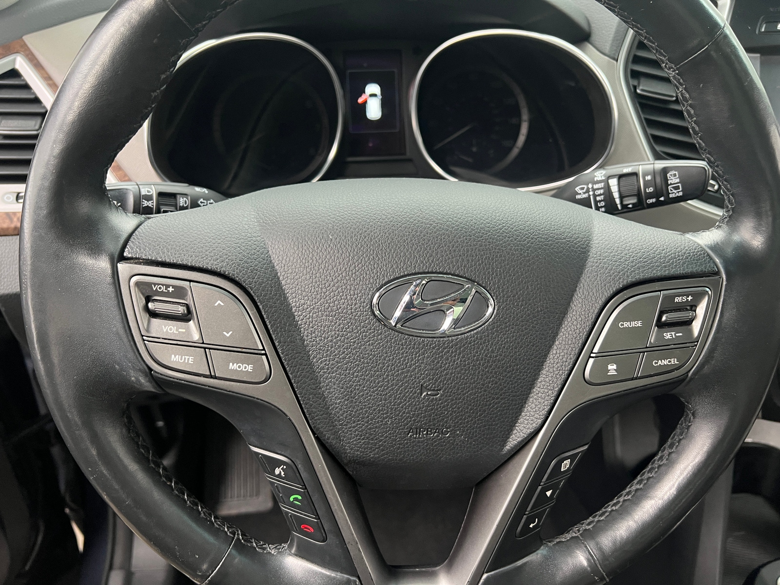 Thumbnail: 2017 Hyundai Santa Fe - 4