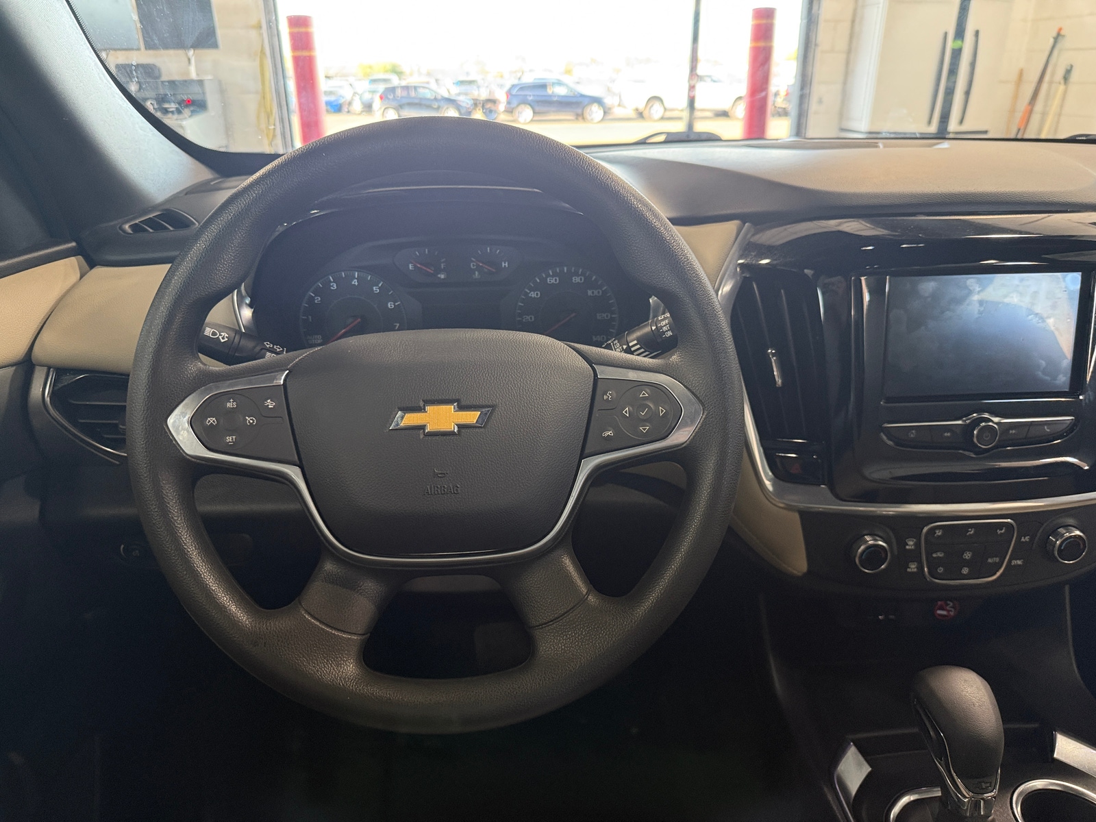 Thumbnail: 2023 Chevrolet Traverse - 5