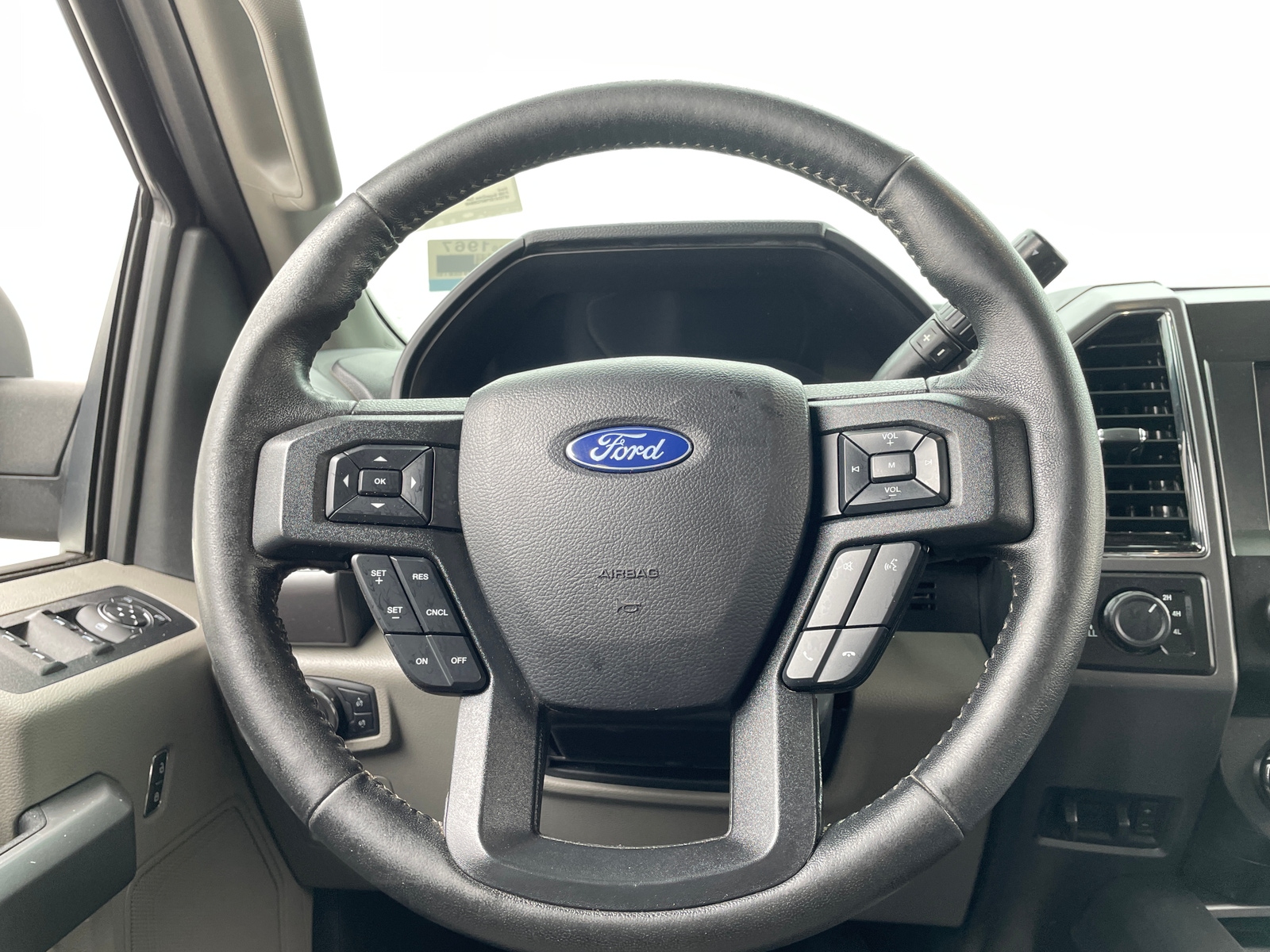 Thumbnail: 2019 Ford Econoline - 5