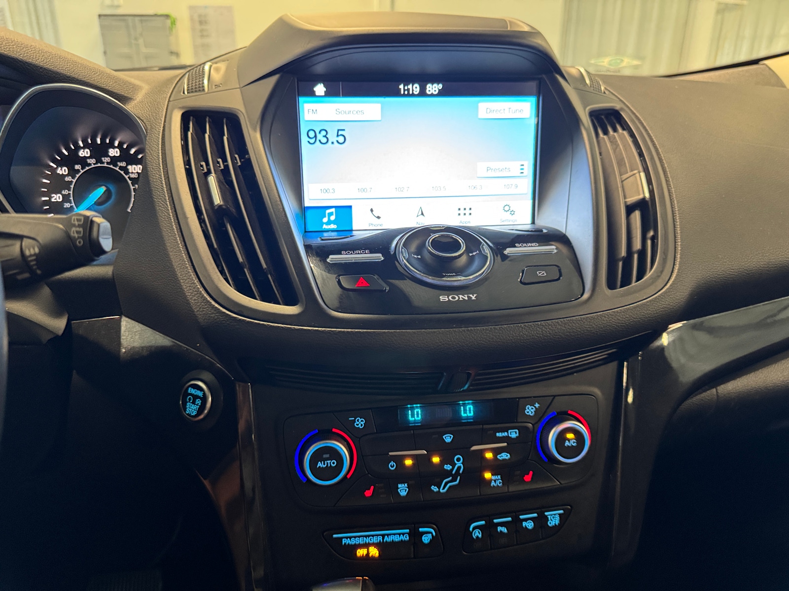 Thumbnail: 2019 Ford Escape - 3