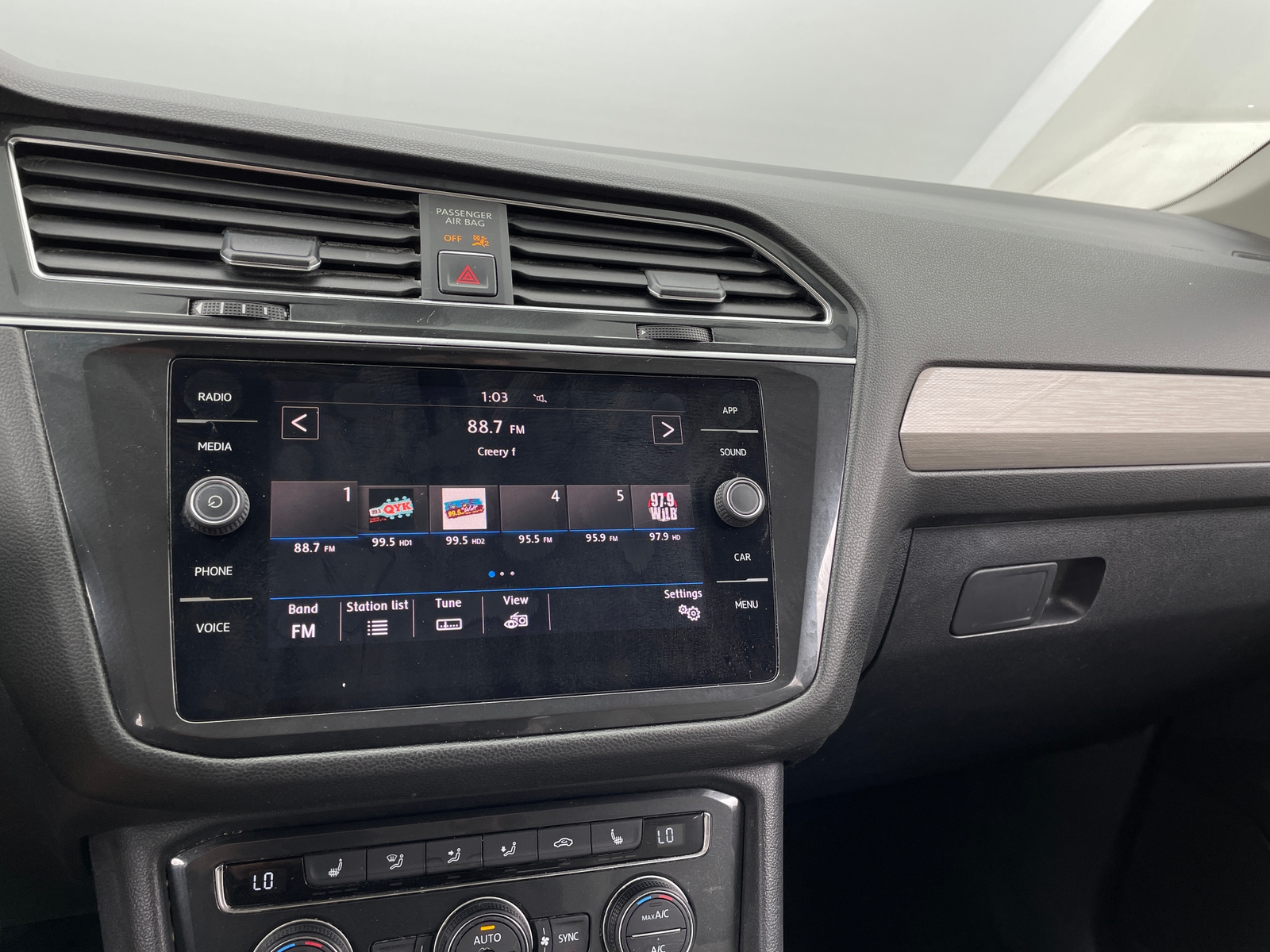Thumbnail: 2018 Volkswagen Tiguan - 3