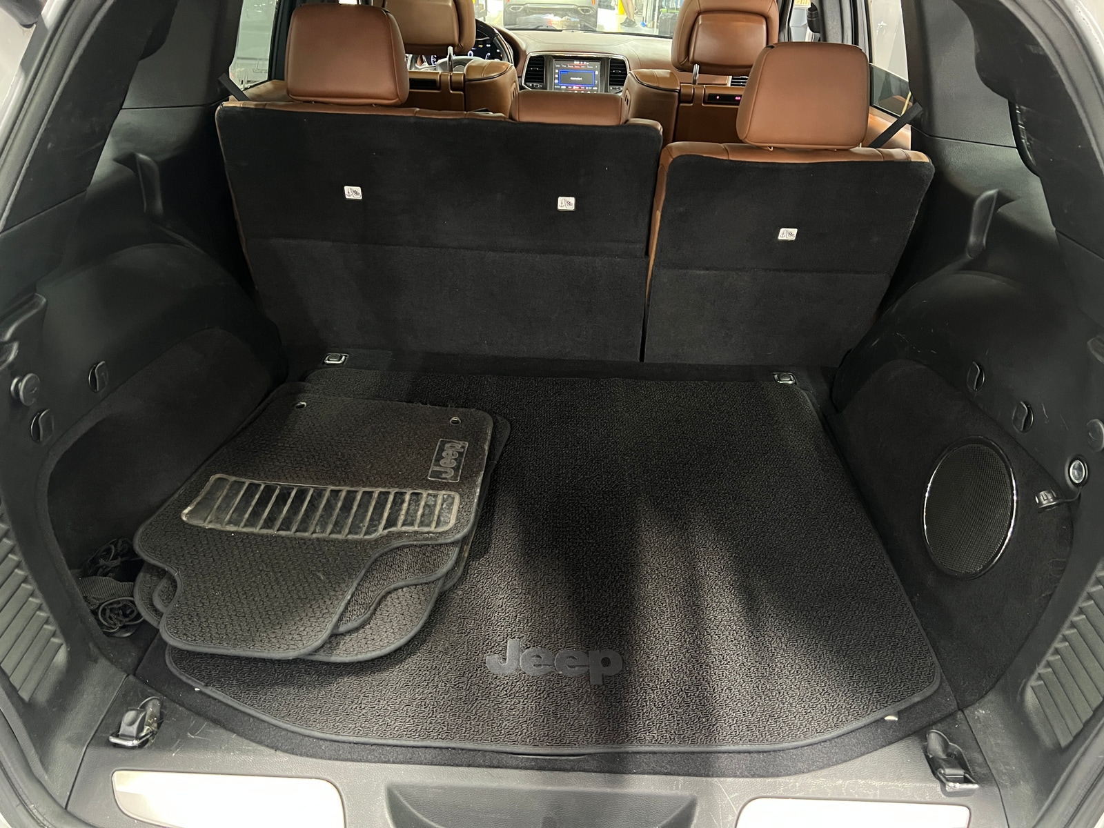 Thumbnail: 2015 Jeep Grand Cherokee - 6