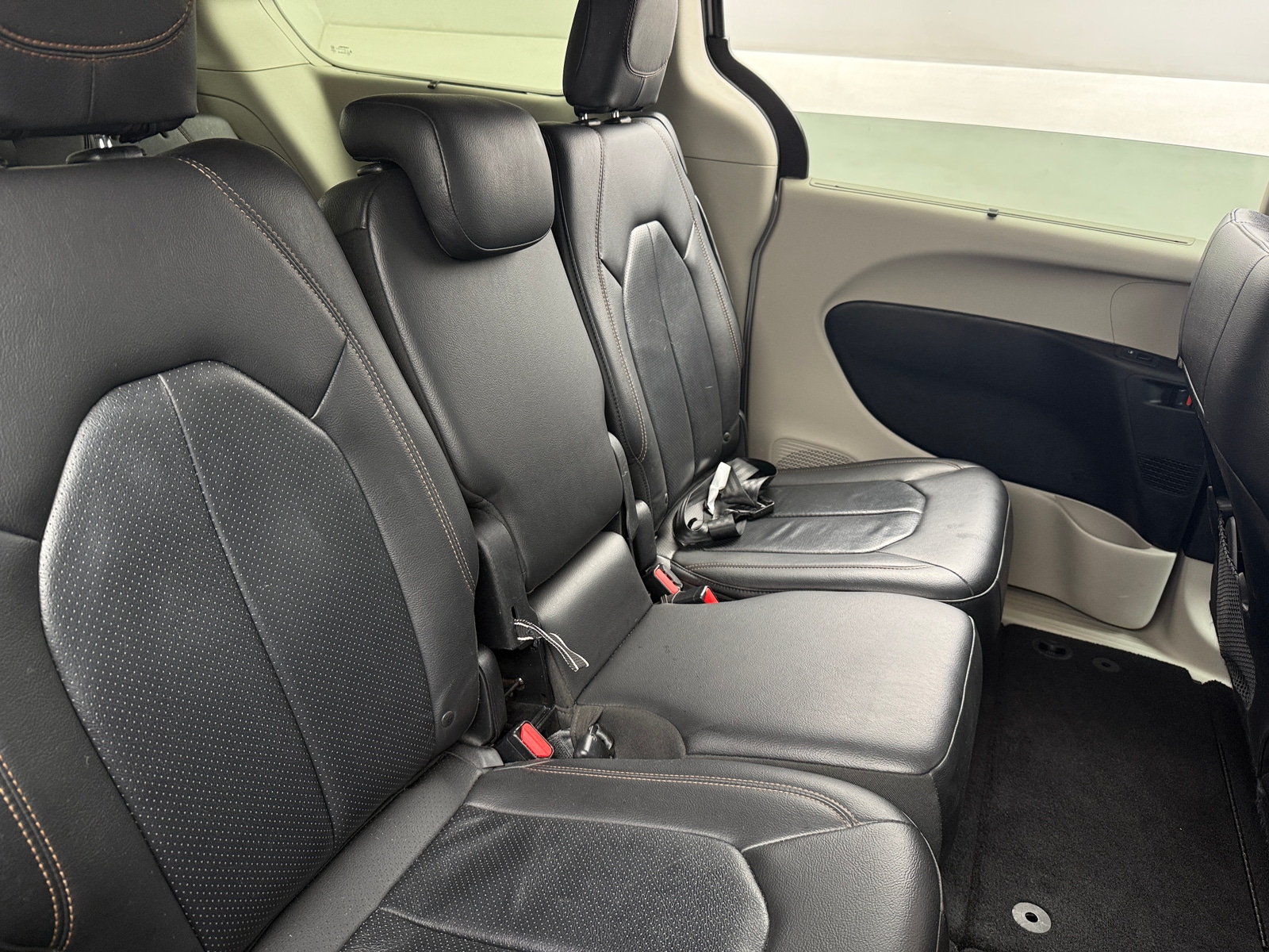Thumbnail: 2018 Chrysler Pacifica - 5