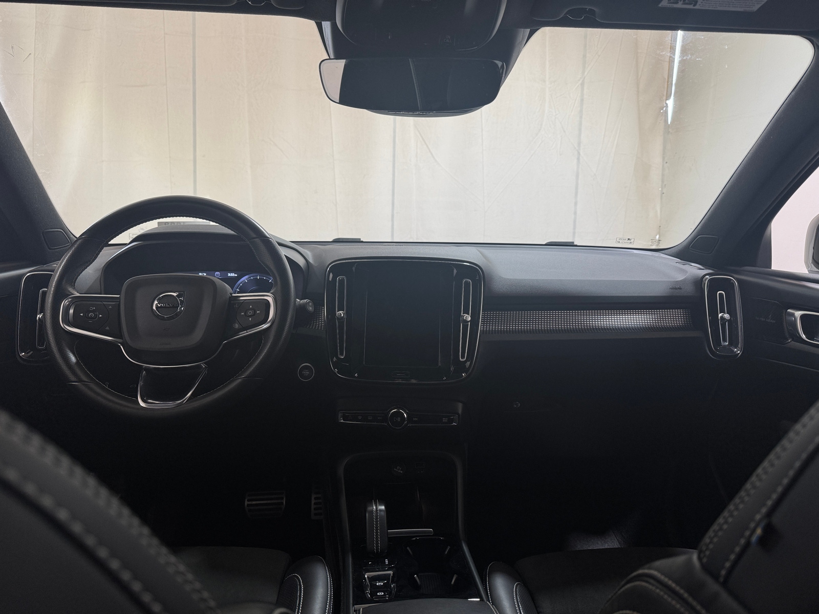 Thumbnail: 2021 Volvo XC40 - 2