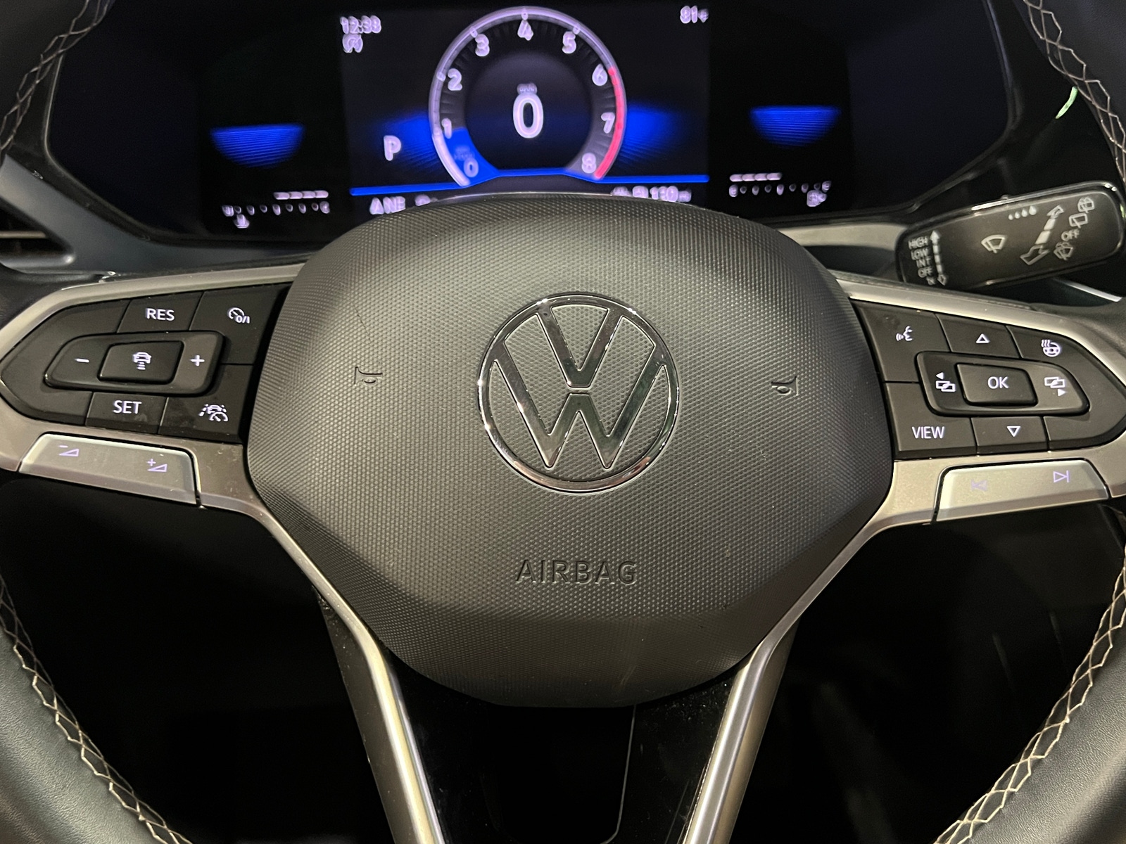 Thumbnail: 2023 Volkswagen Taos - 4