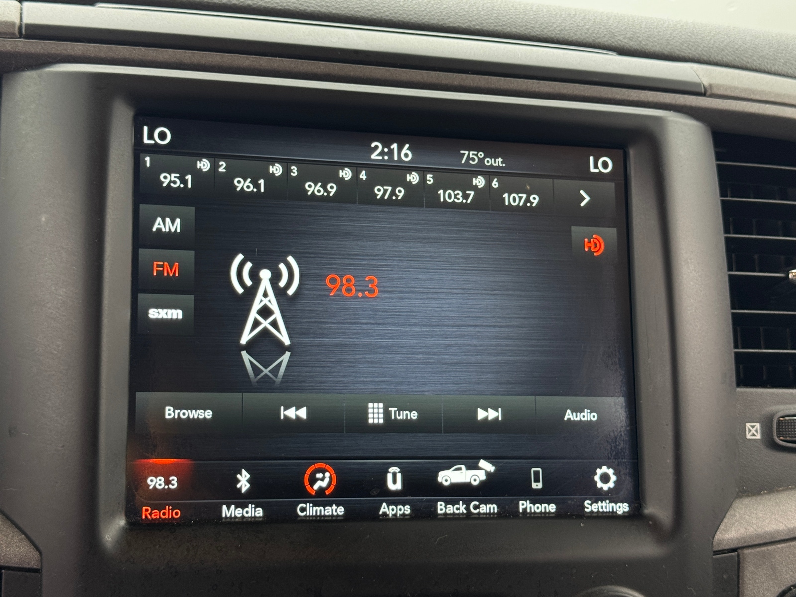 Thumbnail: 2019 RAM 1500 Classic - 4