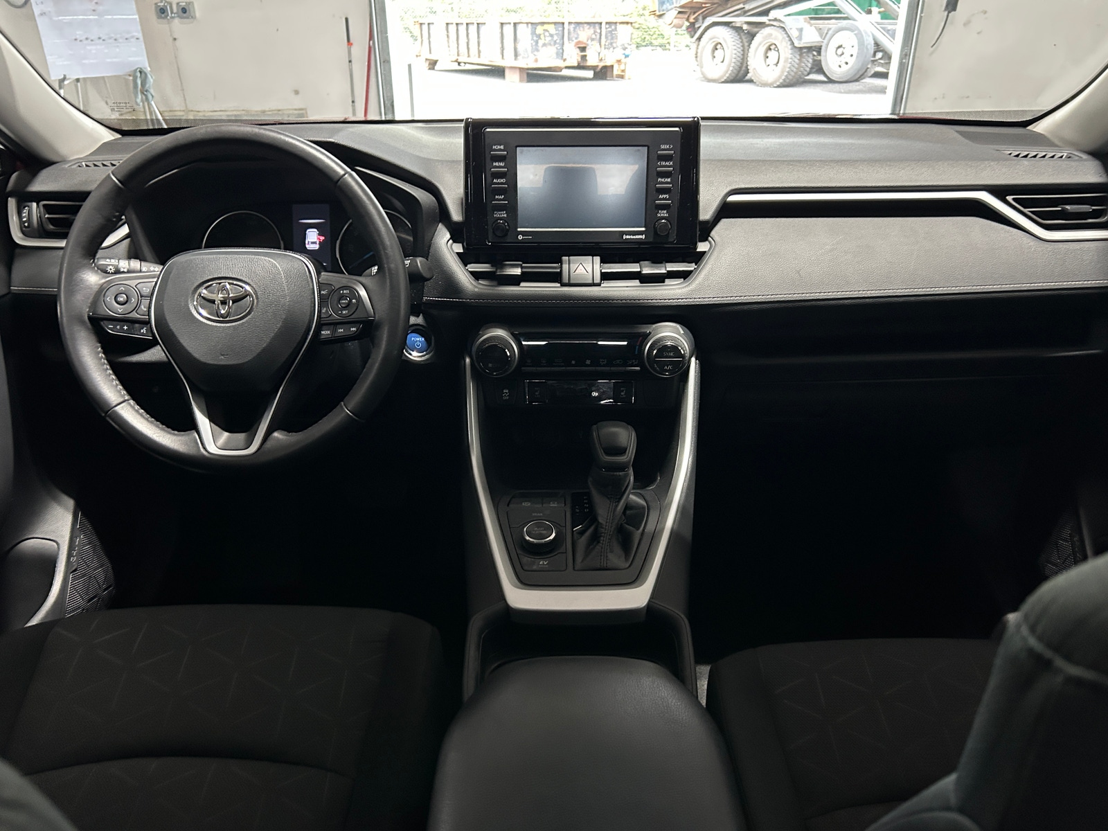 Thumbnail: 2021 Toyota RAV4 - 3