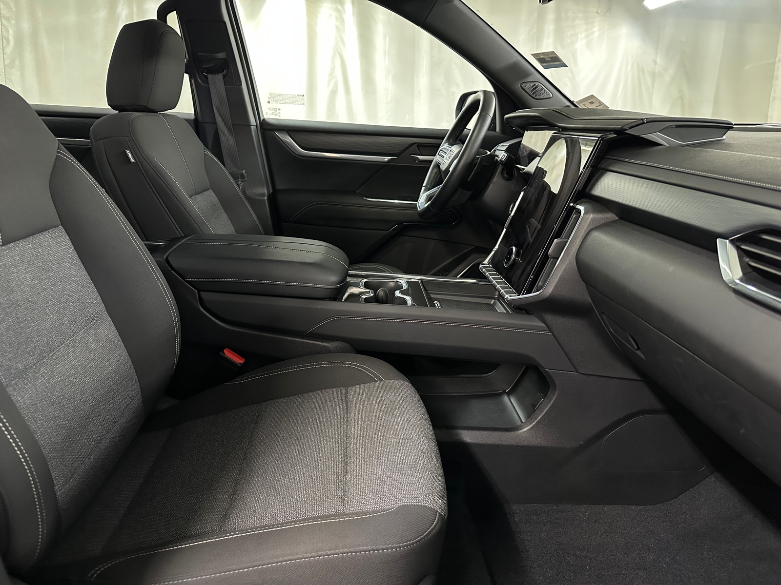 Thumbnail: 2025 GMC Acadia - 2