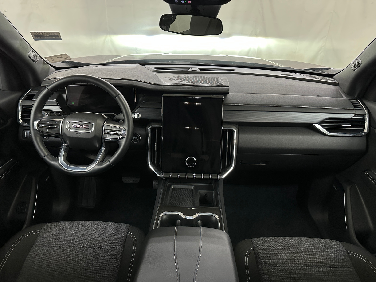 Thumbnail: 2025 GMC Acadia - 3