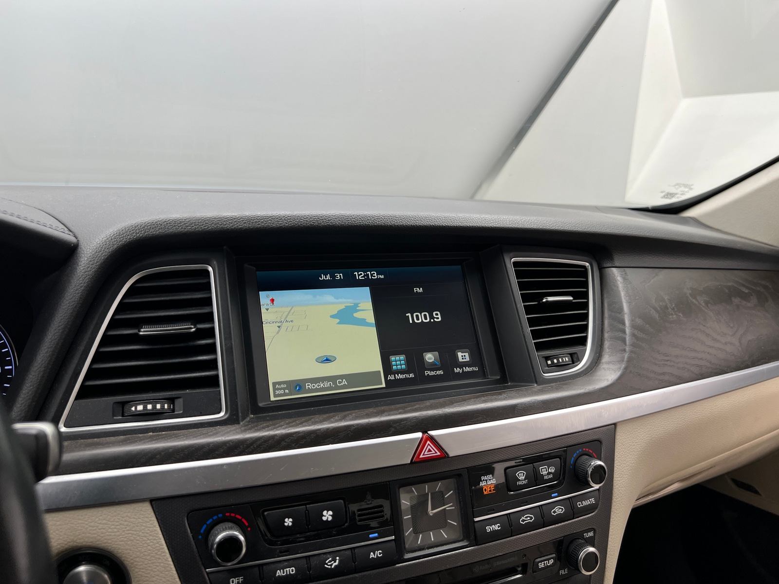 Thumbnail: 2015 Hyundai Genesis - 3