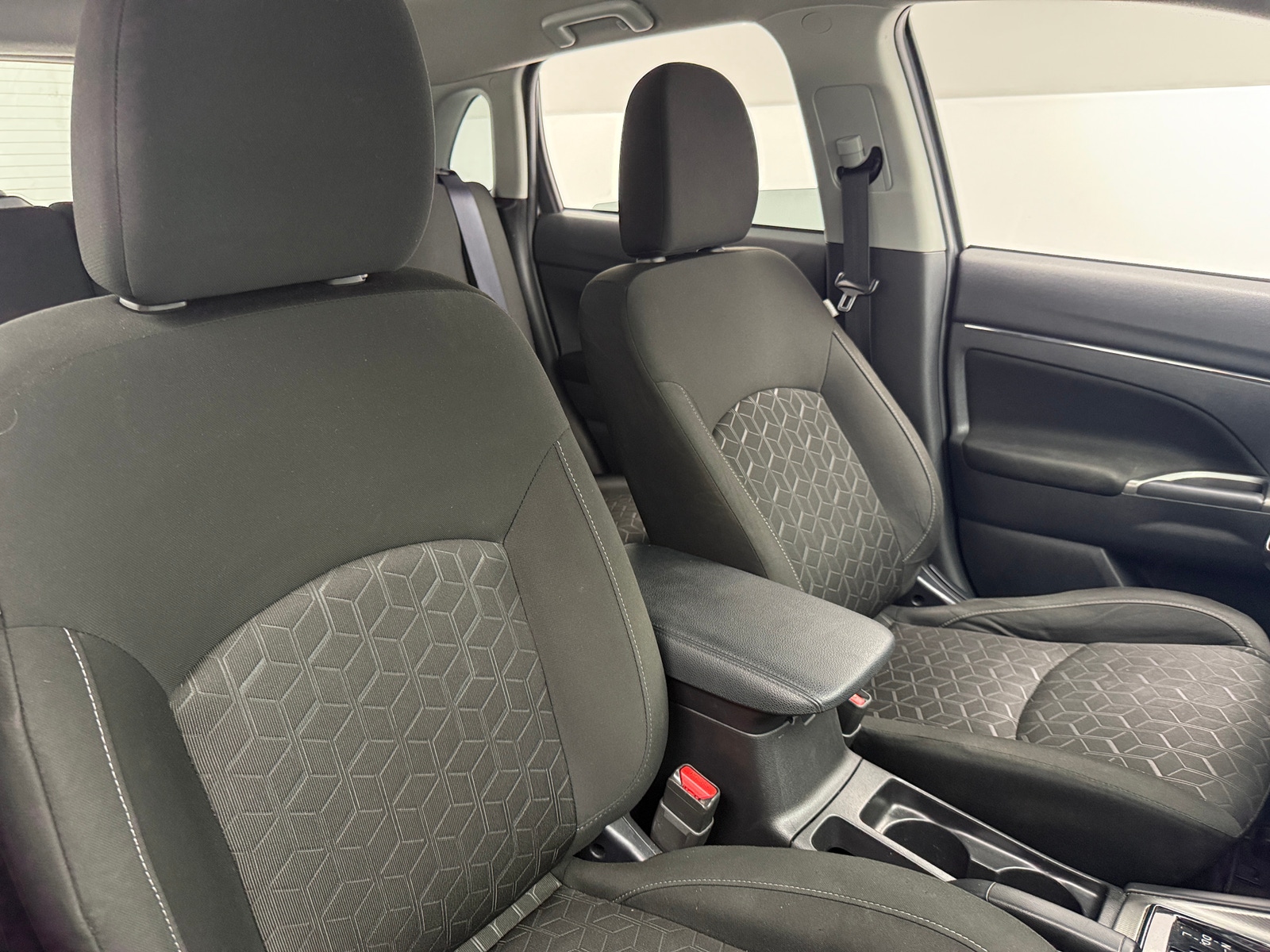 Thumbnail: 2021 Mitsubishi Outlander Sport - 2