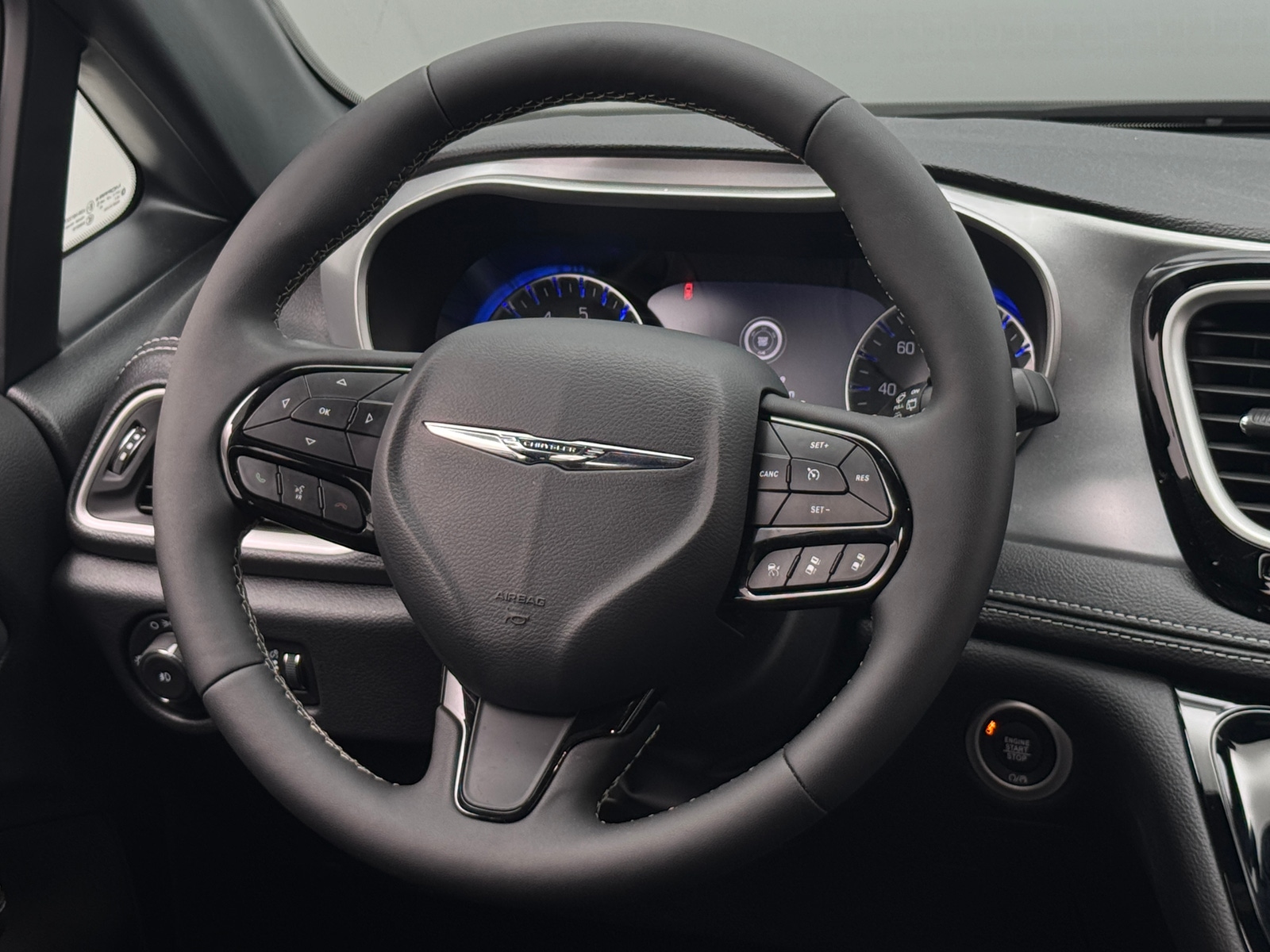Thumbnail: 2024 Chrysler Pacifica - 5