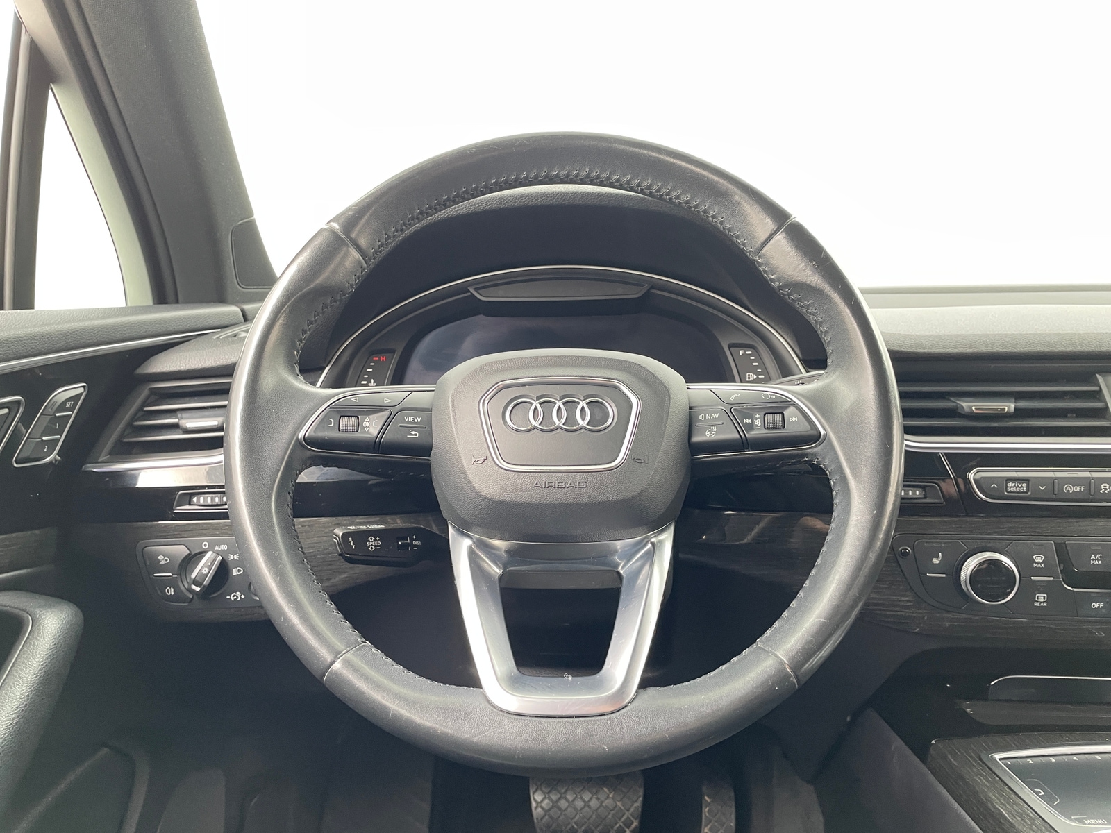 Thumbnail: 2019 Audi Q7 - 4
