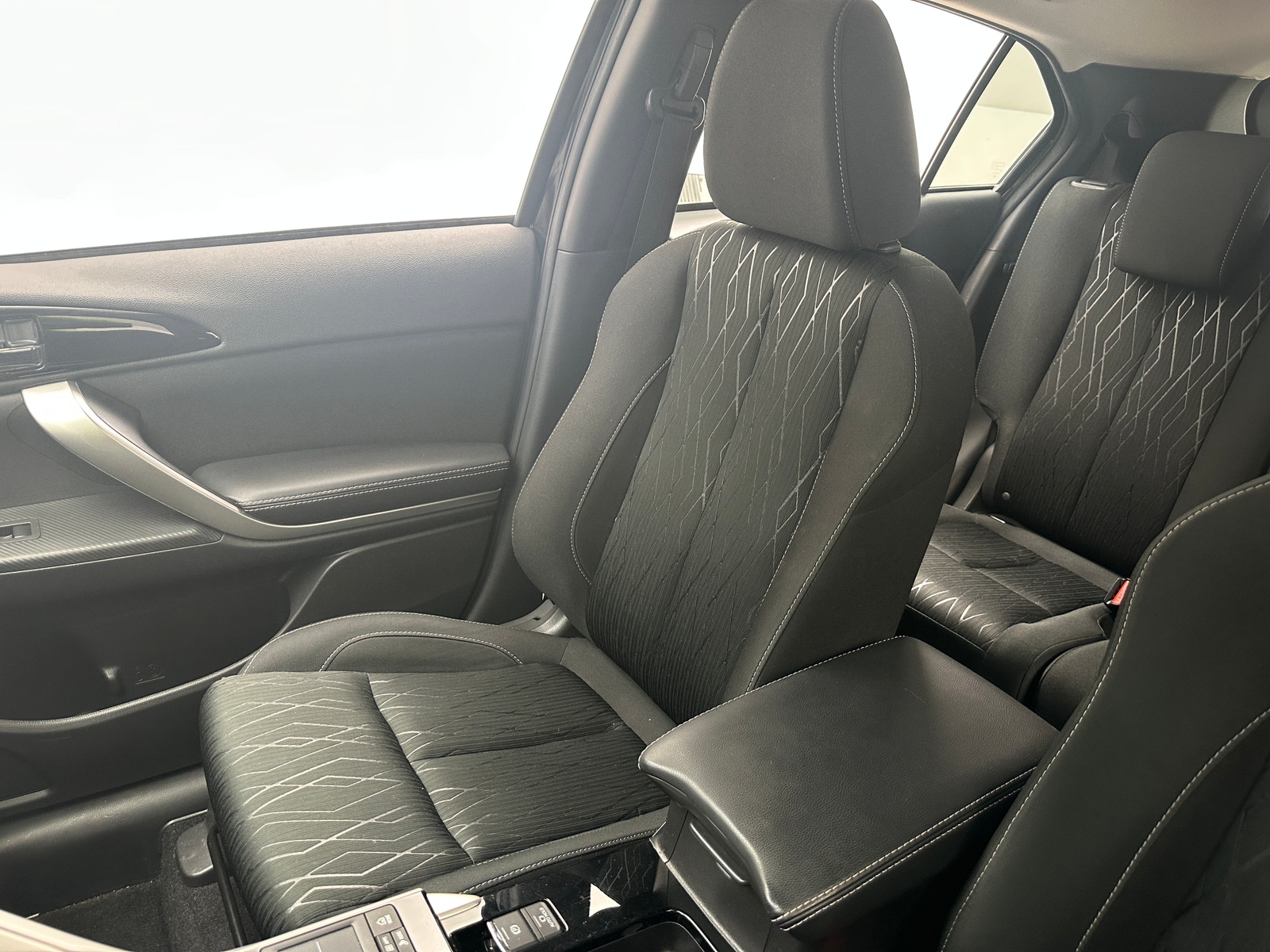 Thumbnail: 2019 Mitsubishi Eclipse Cross - 2