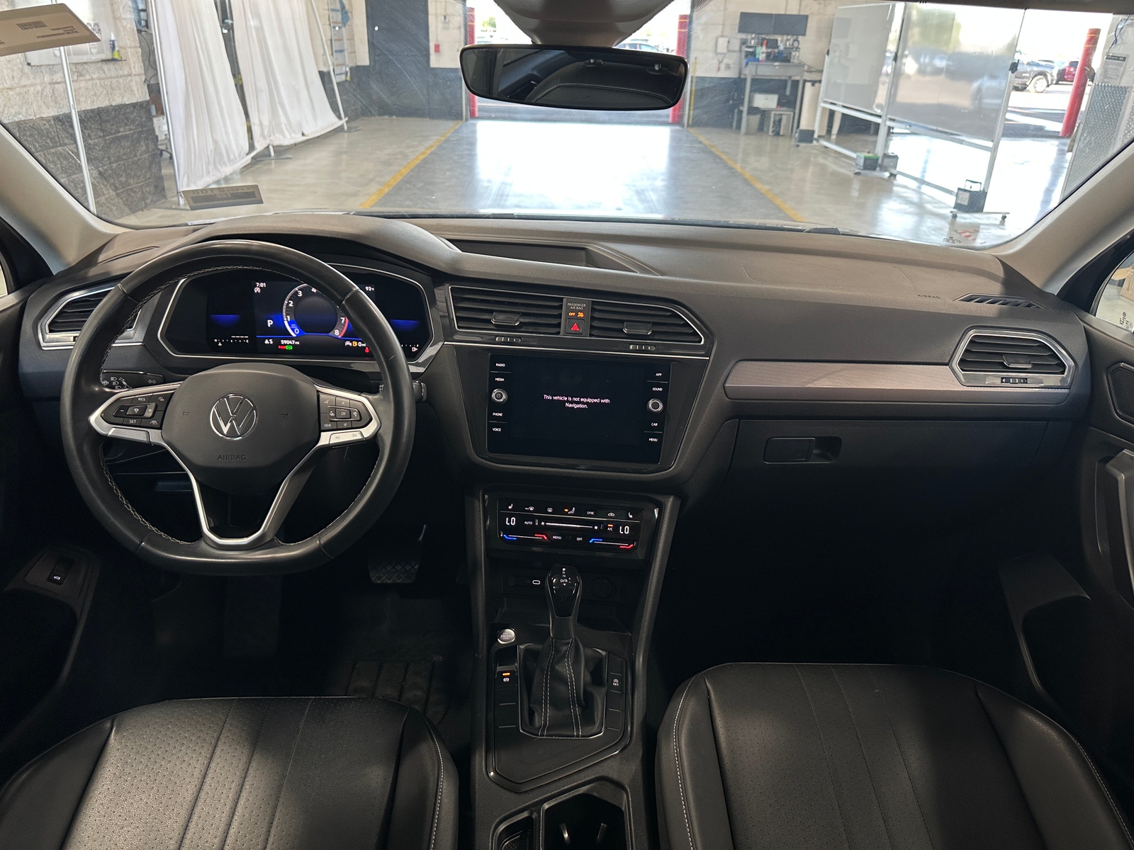 Thumbnail: 2022 Volkswagen Tiguan - 2