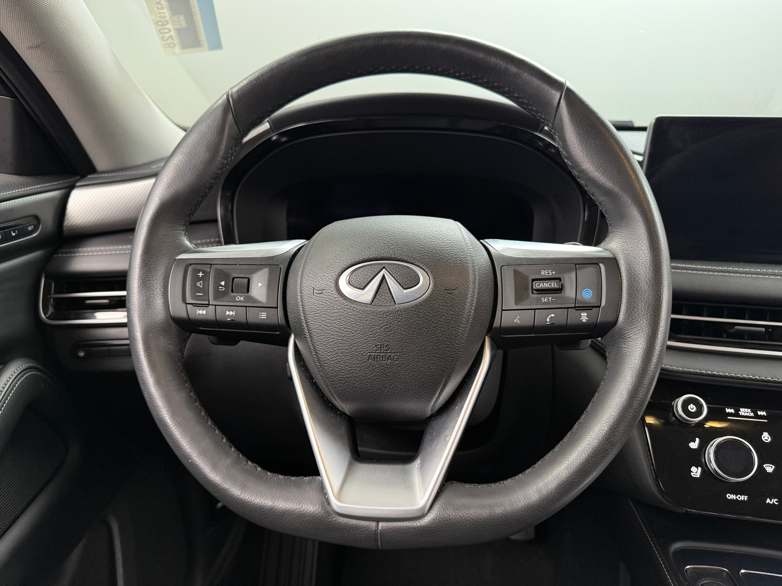 Thumbnail: 2022 INFINITI QX60 - 4