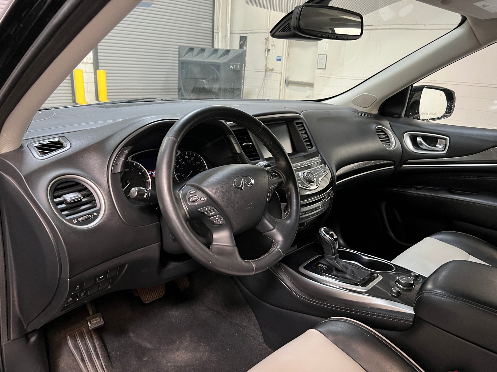 Thumbnail: 2020 INFINITI QX60 - 2