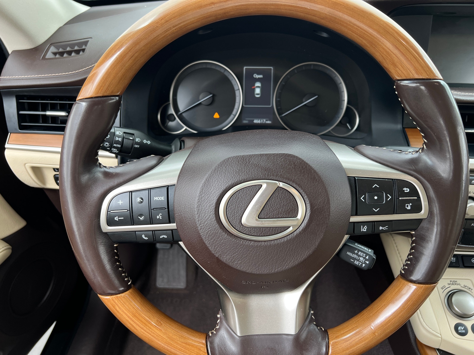 Thumbnail: 2018 Lexus ES - 4