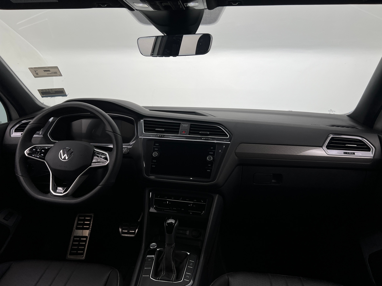 Thumbnail: 2024 Volkswagen Tiguan - 2