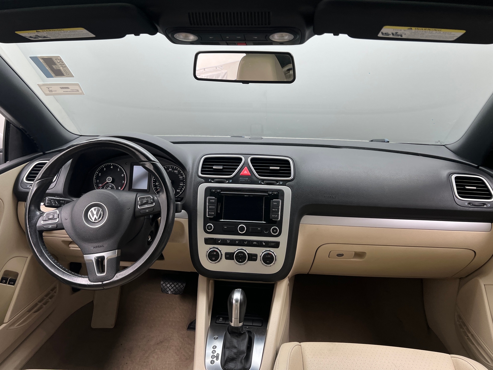 Thumbnail: 2014 Volkswagen Eos - 2