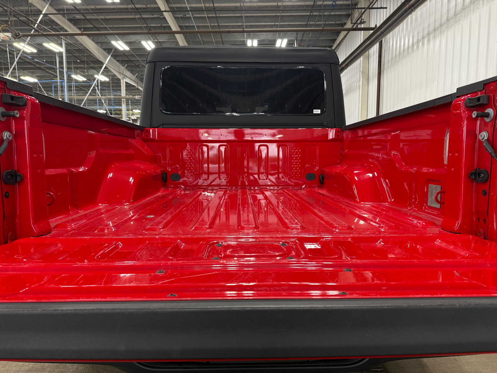 Thumbnail: 2023 Jeep Gladiator - 7