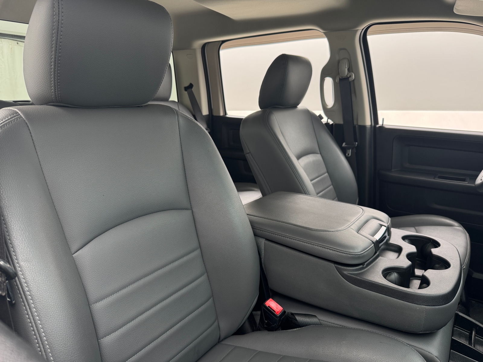 Thumbnail: 2020 RAM 1500 Classic - 2