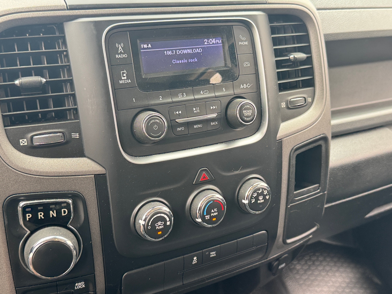 Thumbnail: 2020 RAM 1500 Classic - 4