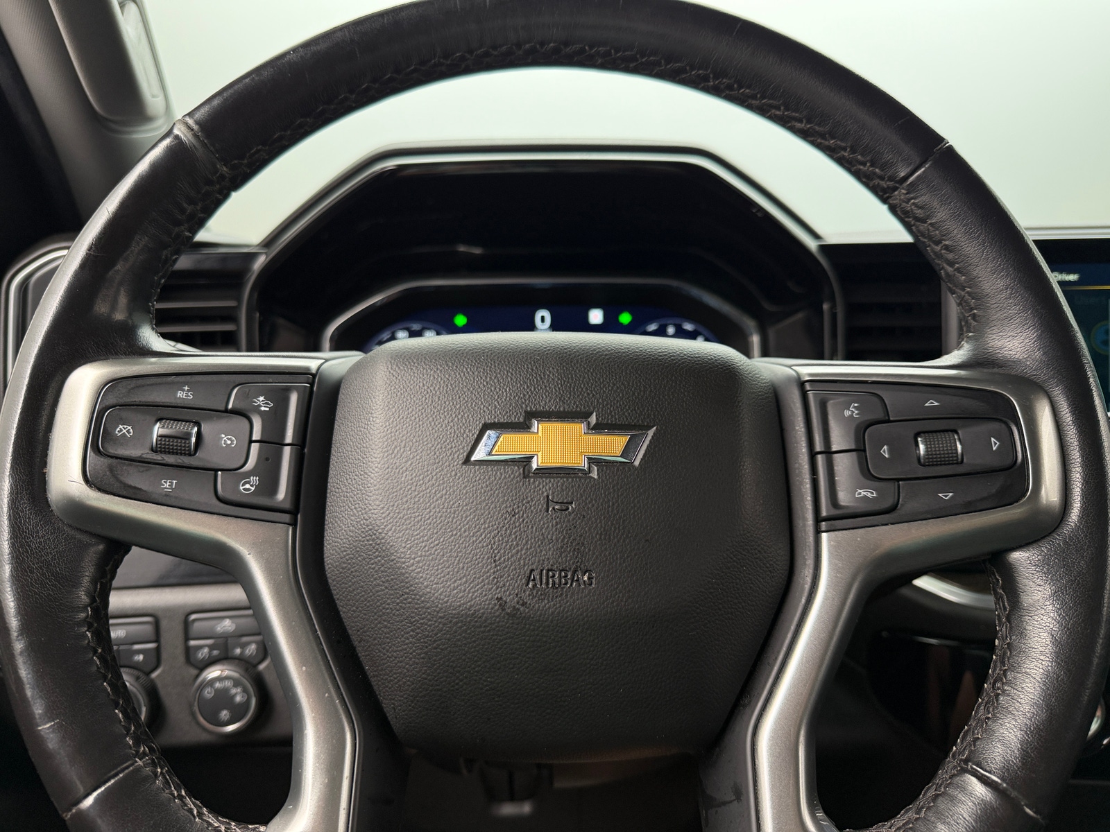 Thumbnail: 2022 Chevrolet Silverado 1500 - 5