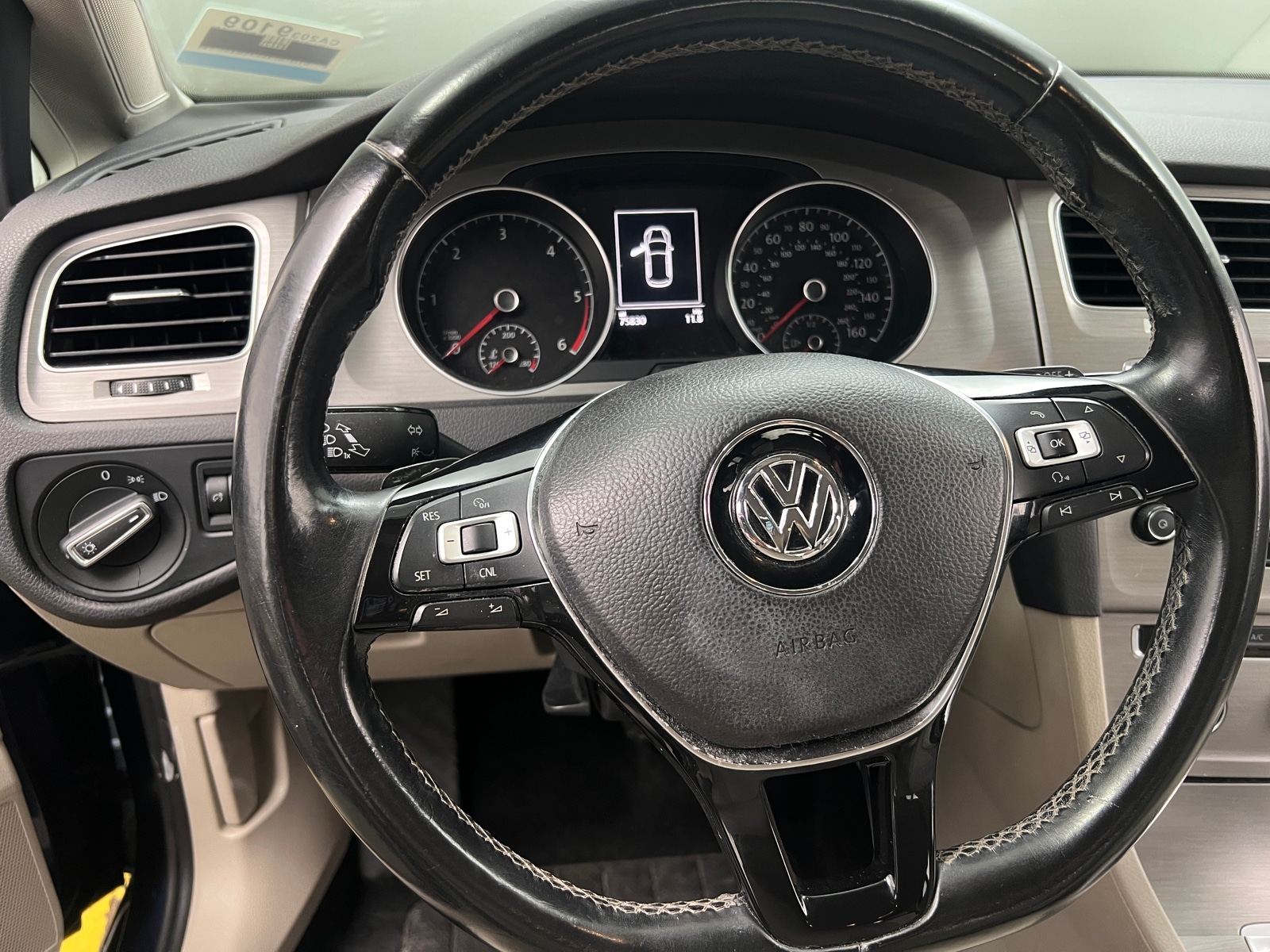 Thumbnail: 2015 Volkswagen Golf - 4