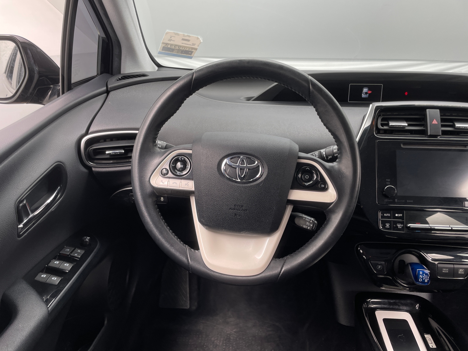 Thumbnail: 2016 Toyota Prius - 5