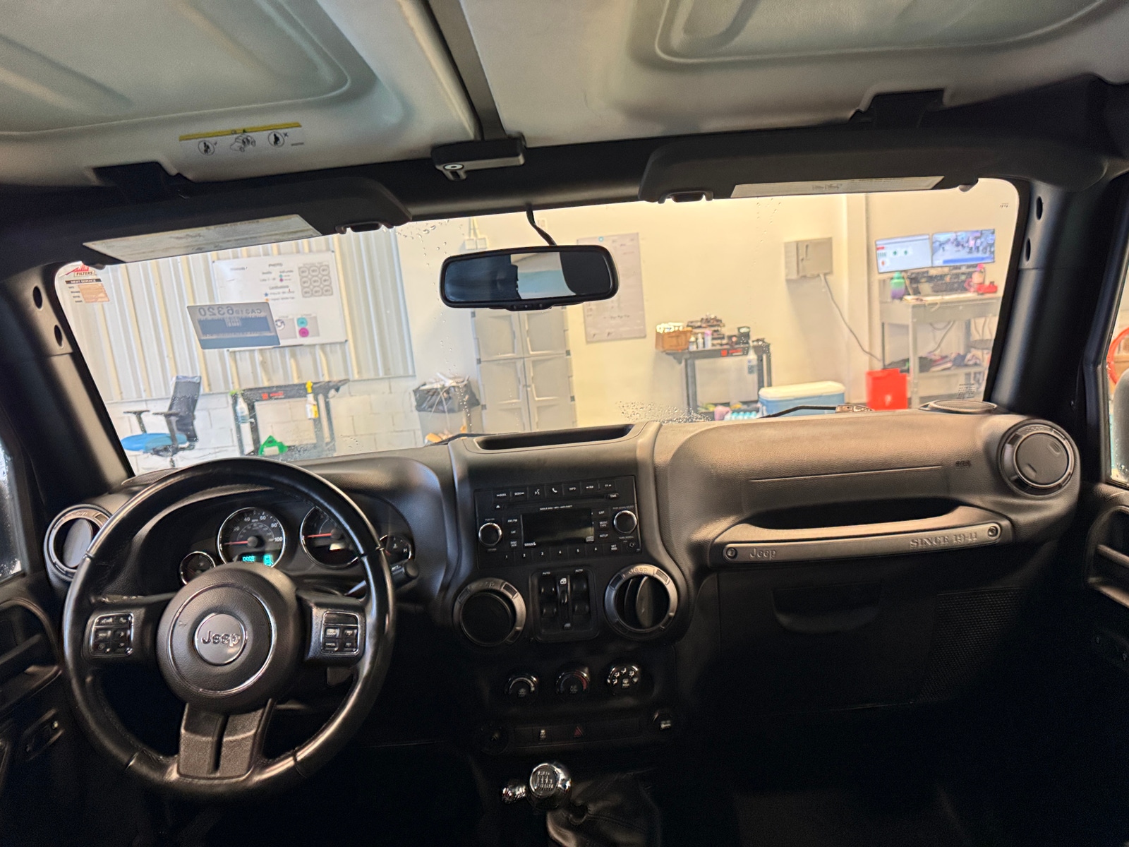 Thumbnail: 2017 Jeep Wrangler - 3