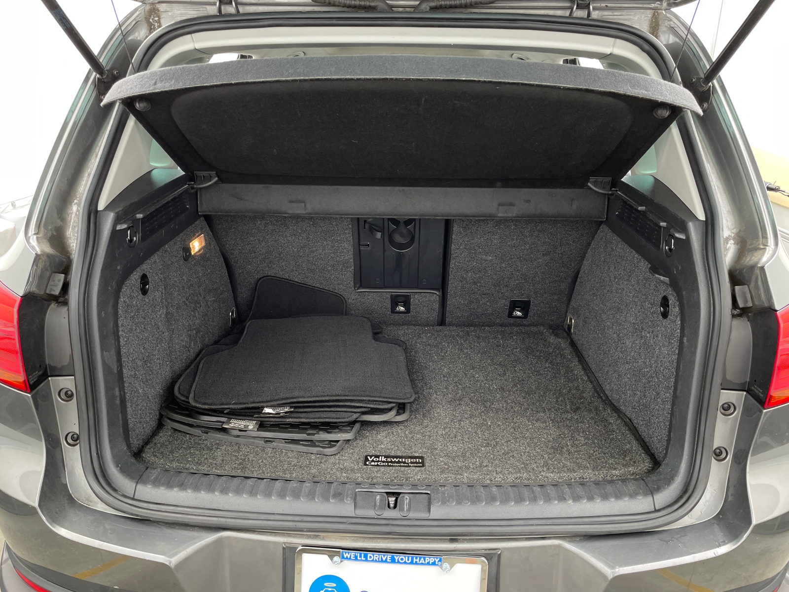 Thumbnail: 2017 Volkswagen Tiguan - 6