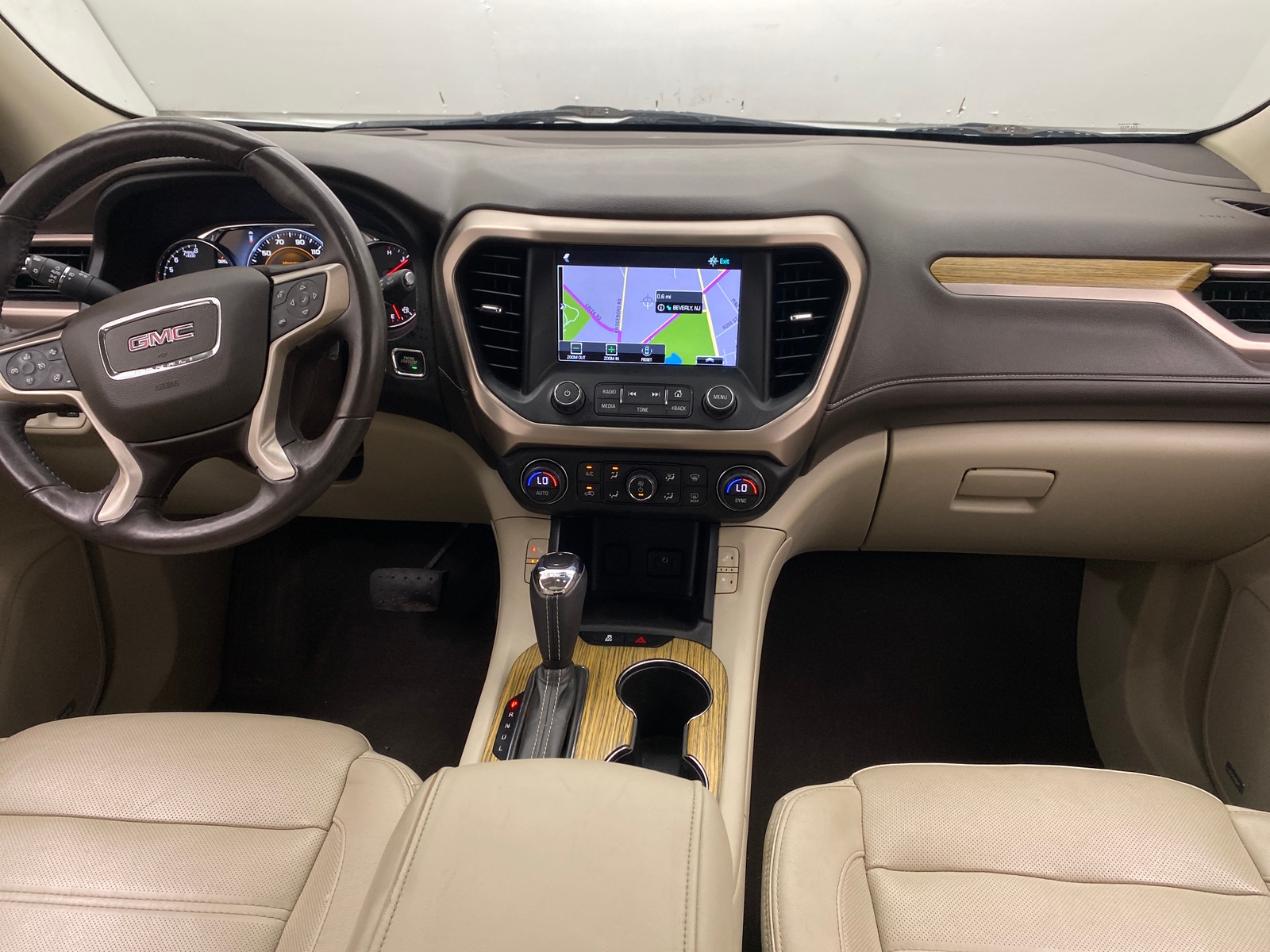 Thumbnail: 2017 GMC Acadia - 2
