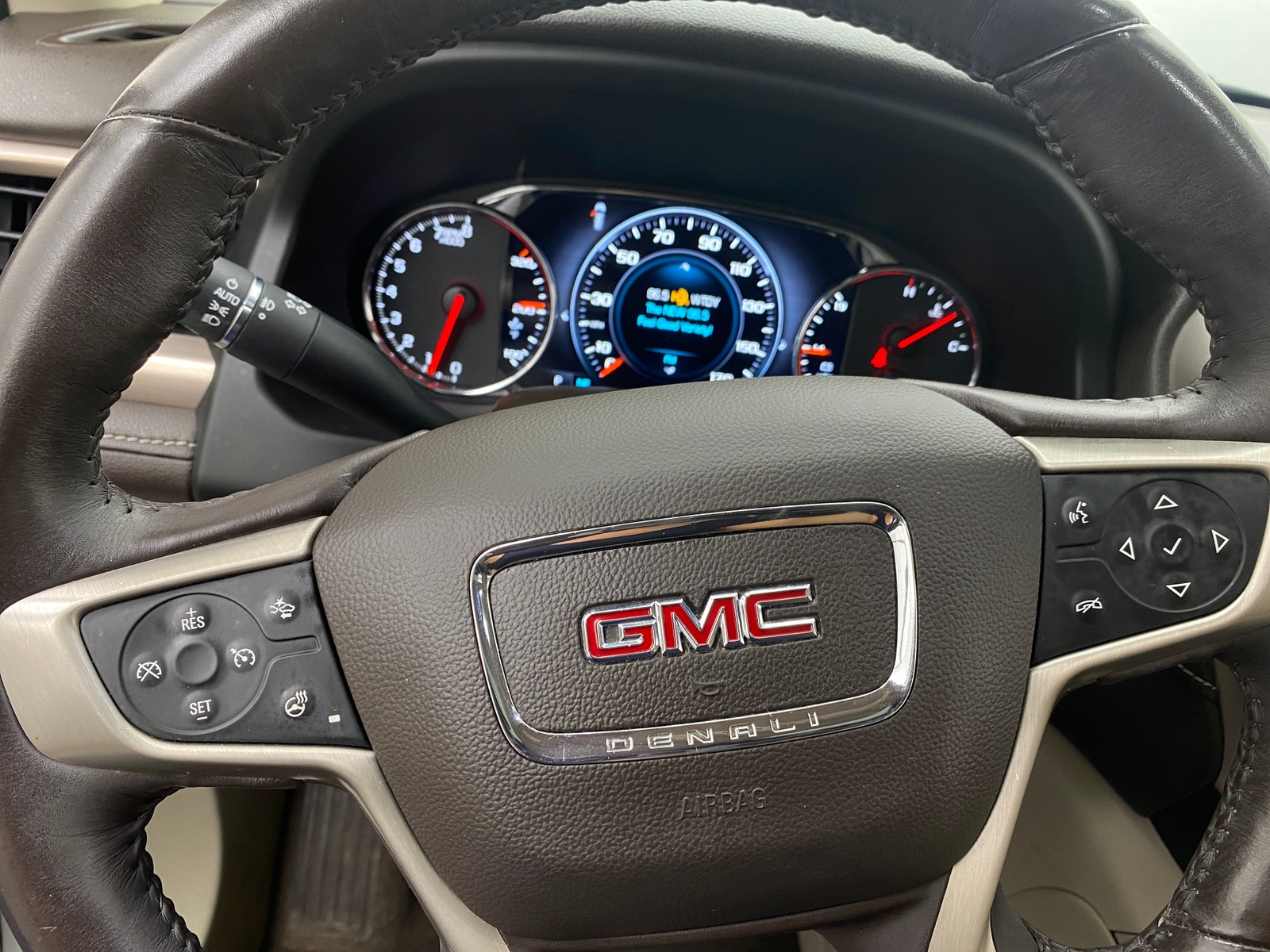 Thumbnail: 2017 GMC Acadia - 4