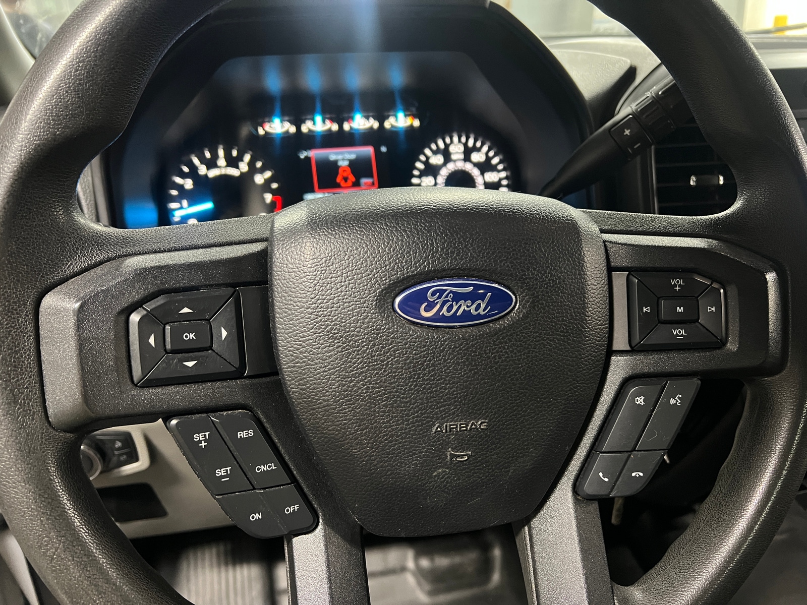 Thumbnail: 2019 Ford Econoline - 5