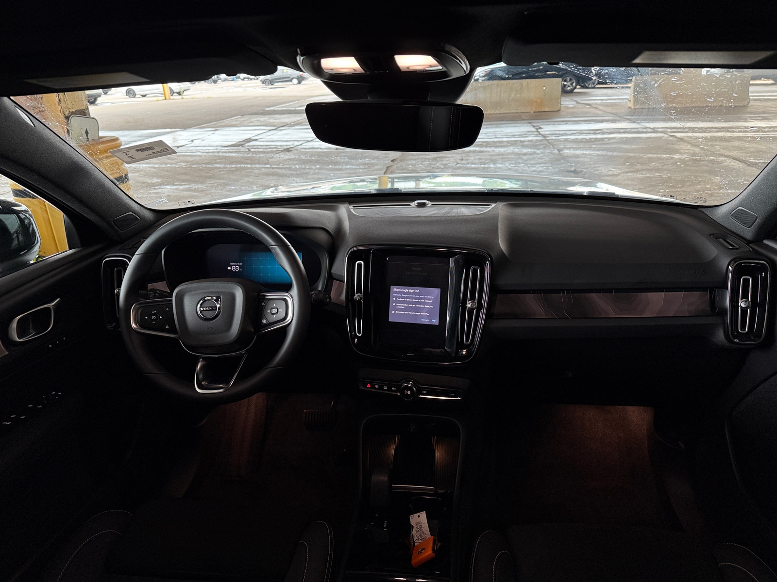 Thumbnail: 2023 Volvo XC40 - 3
