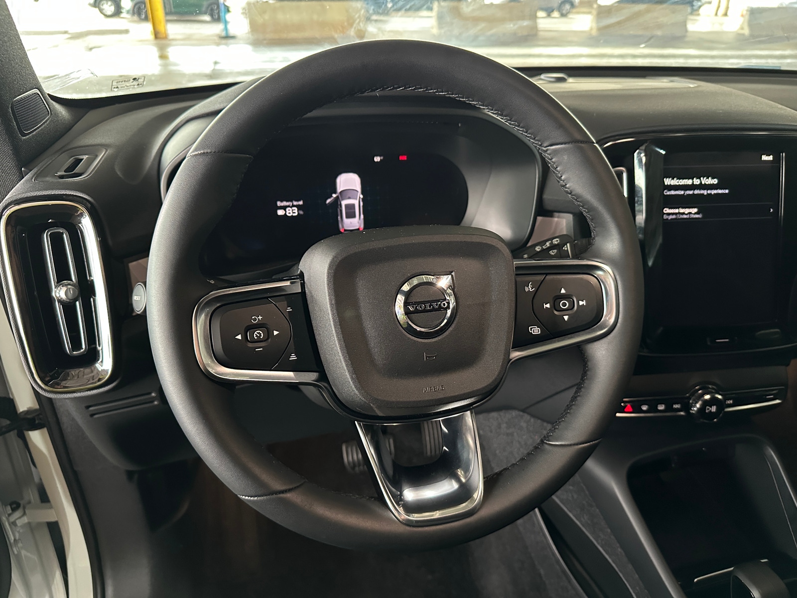 Thumbnail: 2023 Volvo XC40 - 5