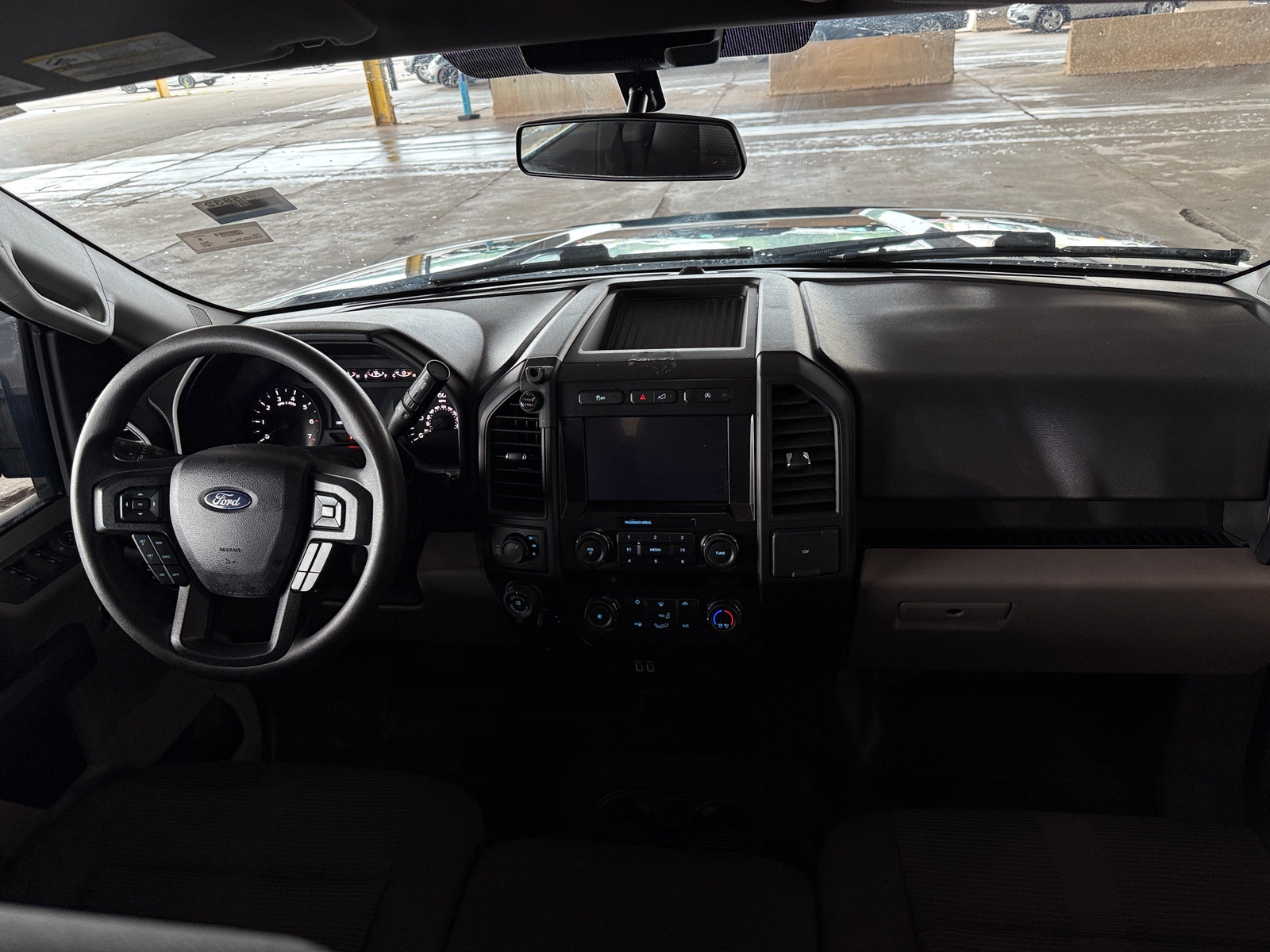 Thumbnail: 2019 Ford Econoline - 3