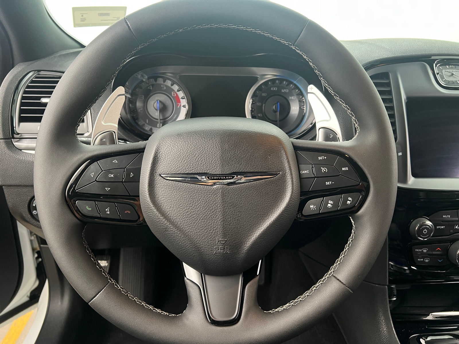 Thumbnail: 2023 Chrysler 300 - 4